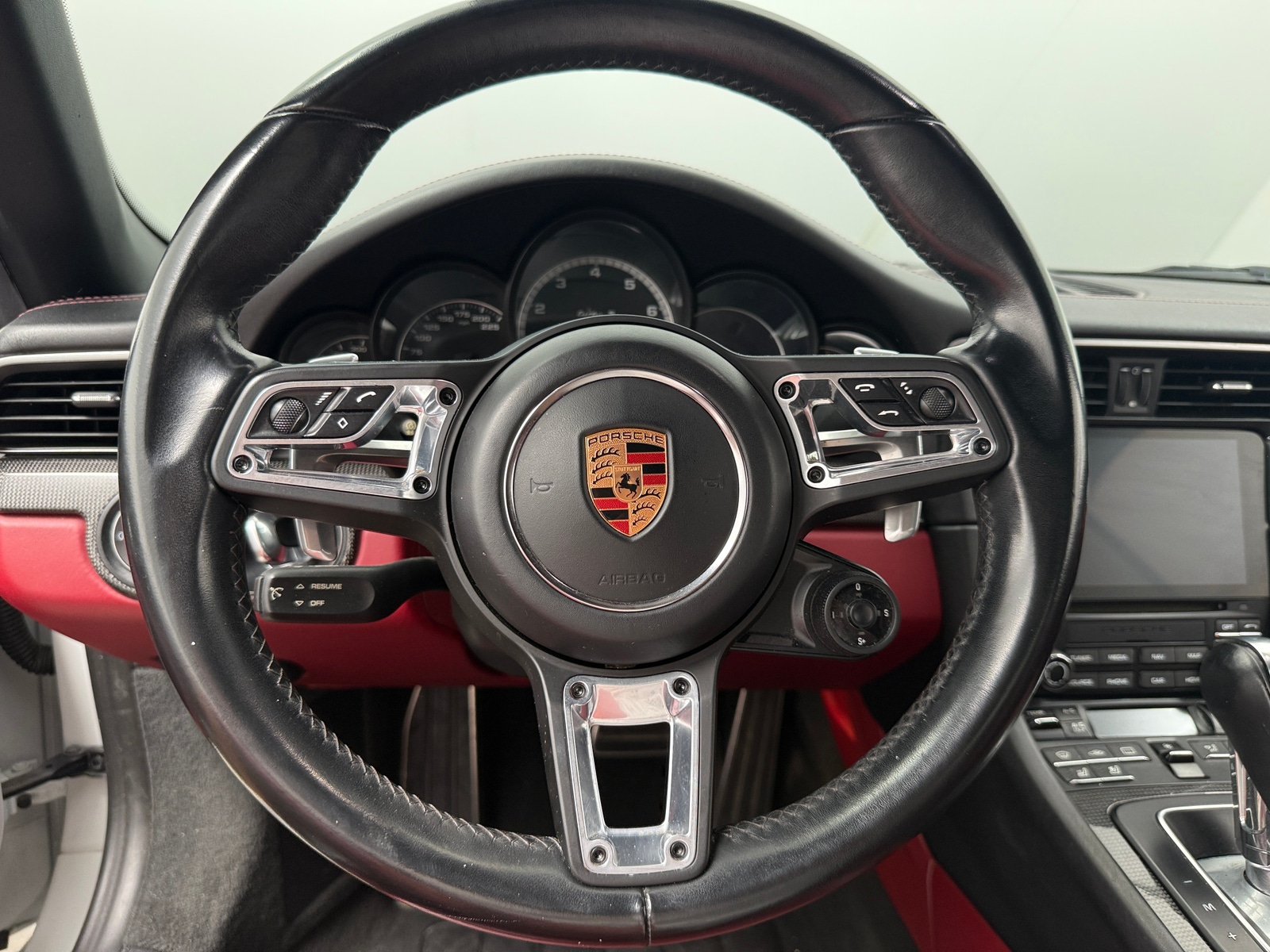 Thumbnail: 2018 Porsche 911 - 3