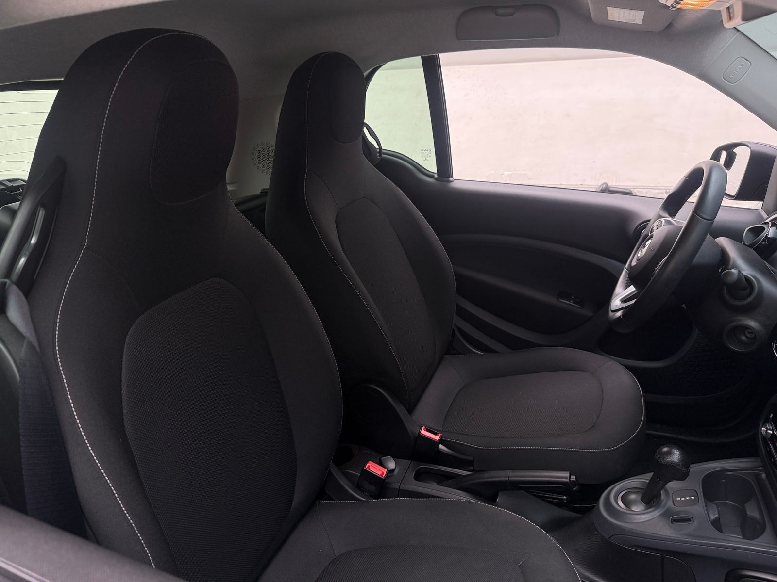 Thumbnail: 2019 smart fortwo - 2