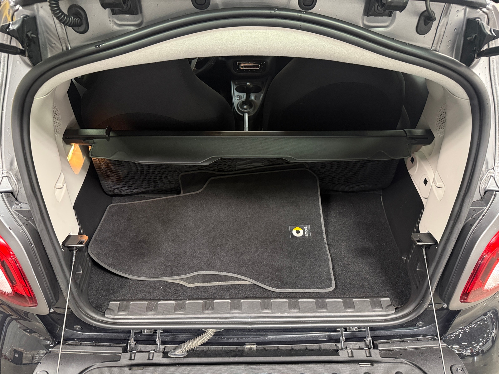 Thumbnail: 2019 smart fortwo - 6