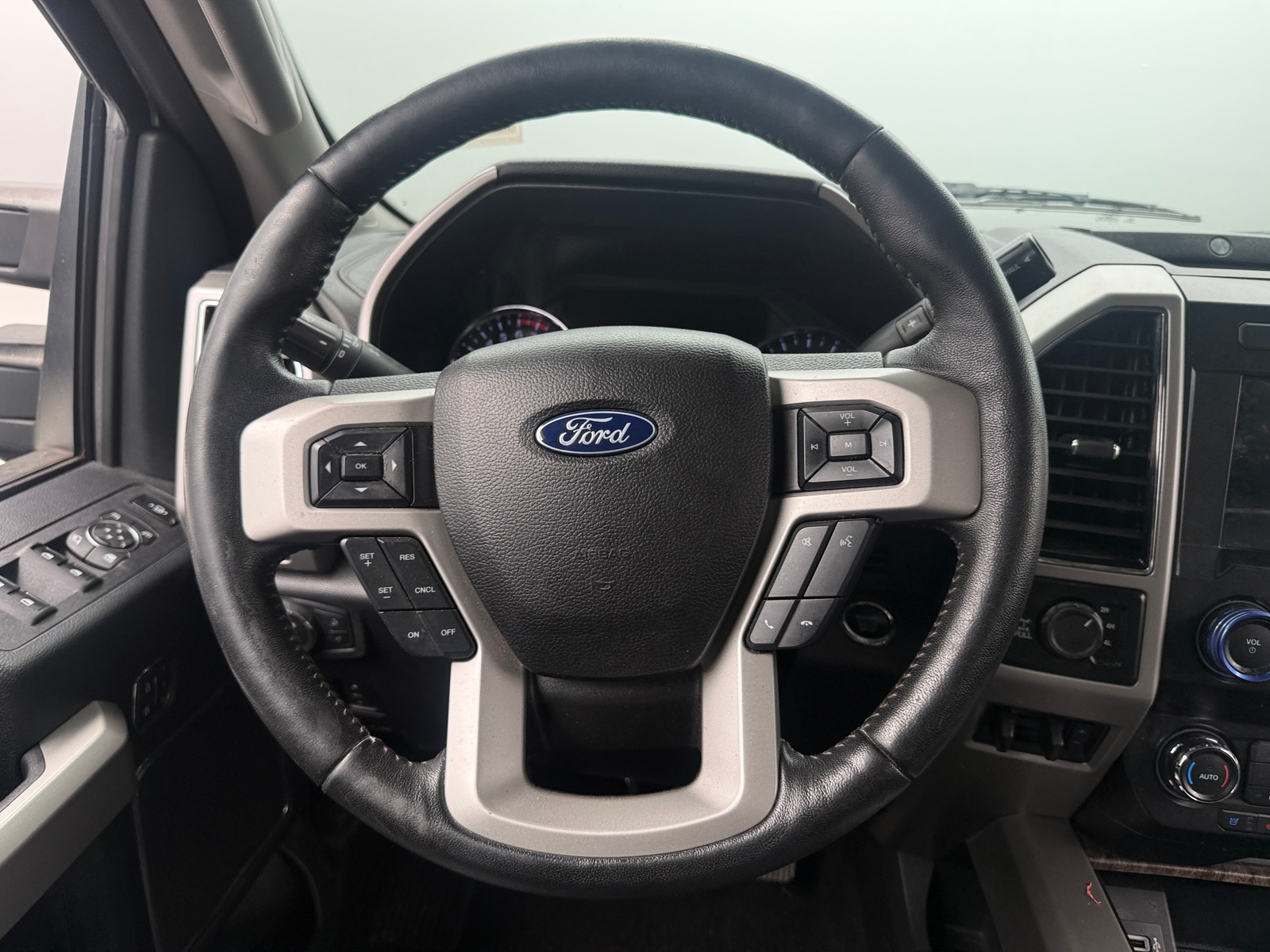 Thumbnail: 2019 Ford Econoline - 4