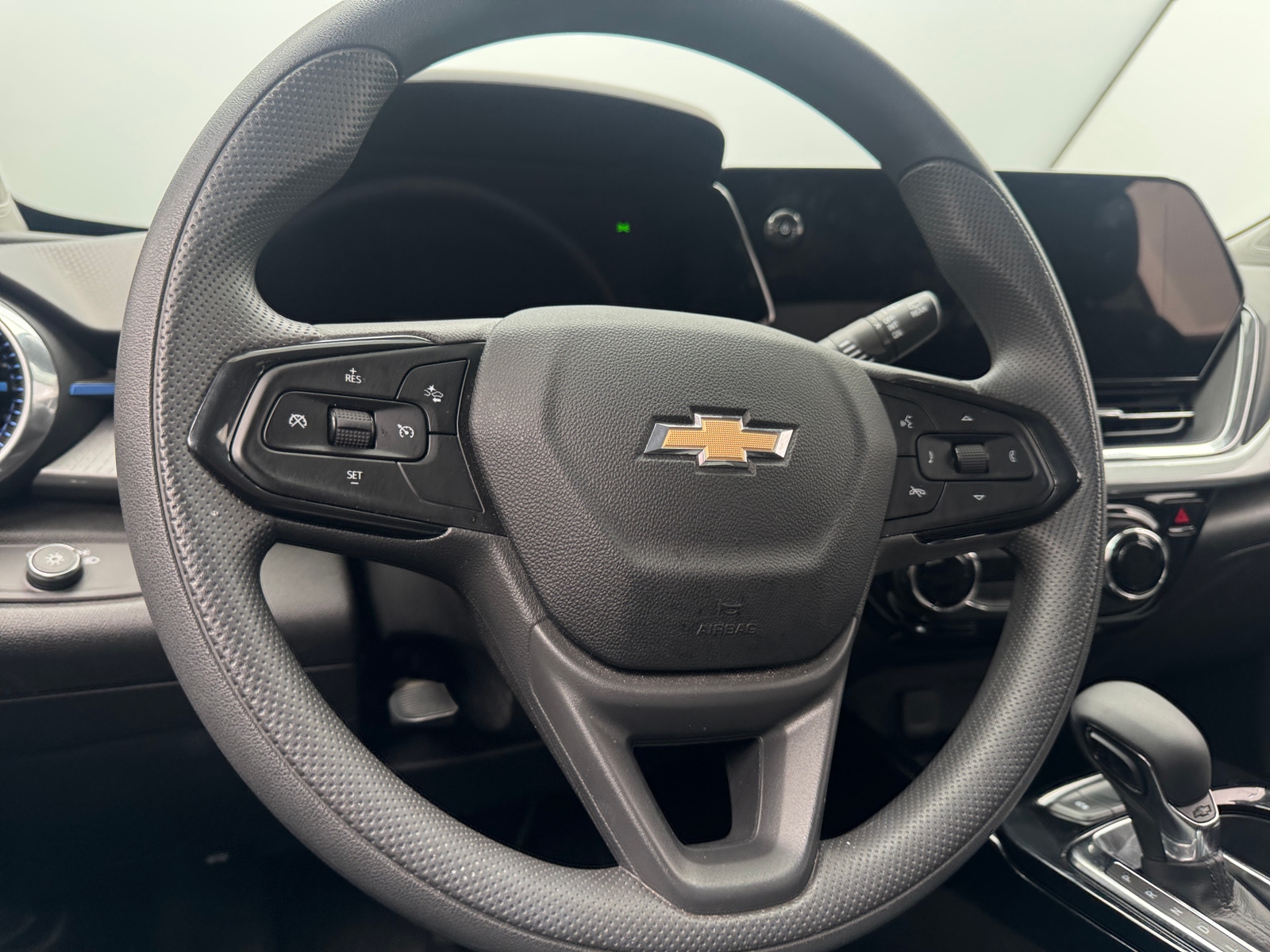 Thumbnail: 2025 Chevrolet Trax - 4
