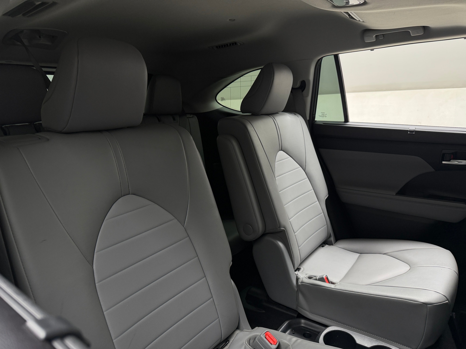 Thumbnail: 2022 Toyota Highlander - 6