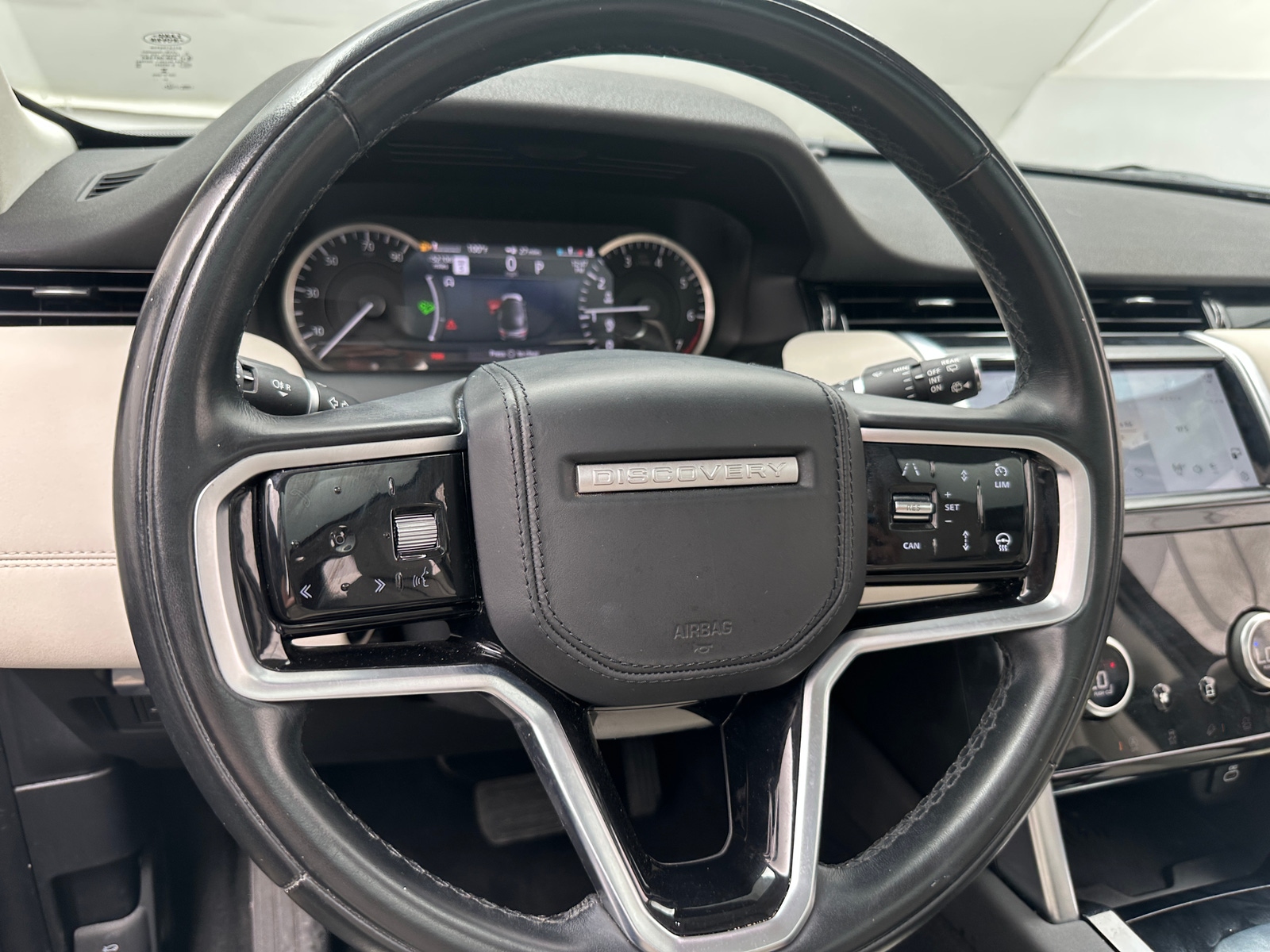 Thumbnail: 2023 Land Rover Discovery Sport - 4