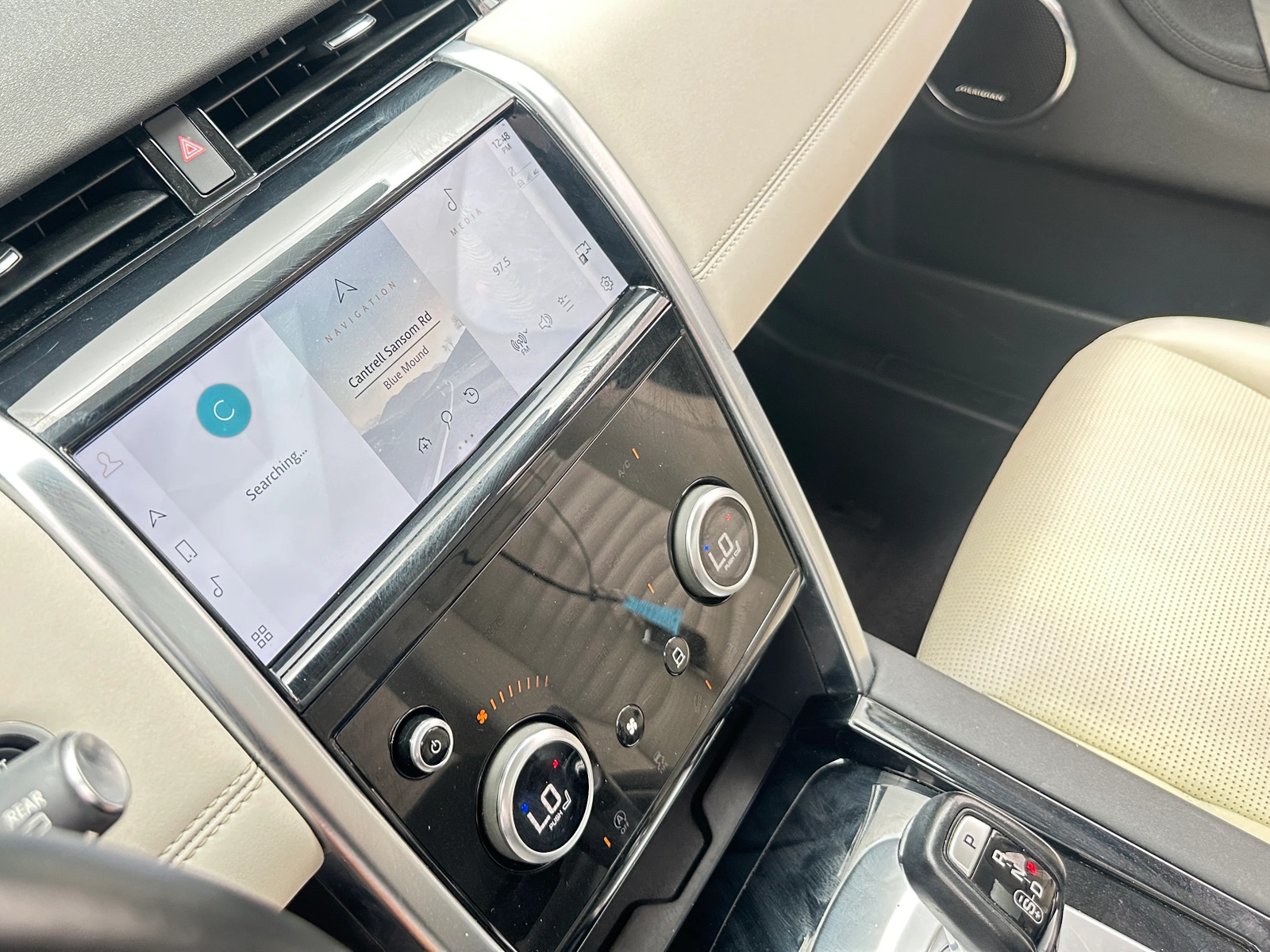 Thumbnail: 2023 Land Rover Discovery Sport - 3
