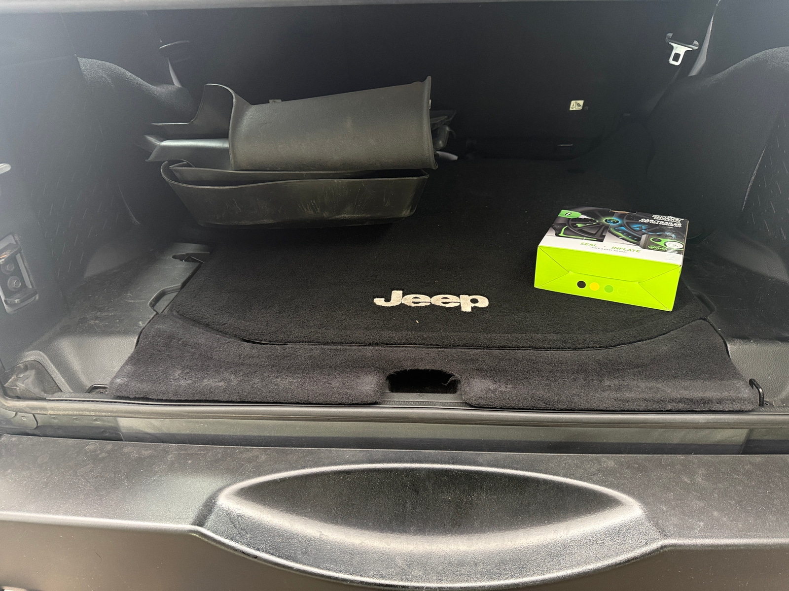 Thumbnail: 2016 Jeep Wrangler - 6