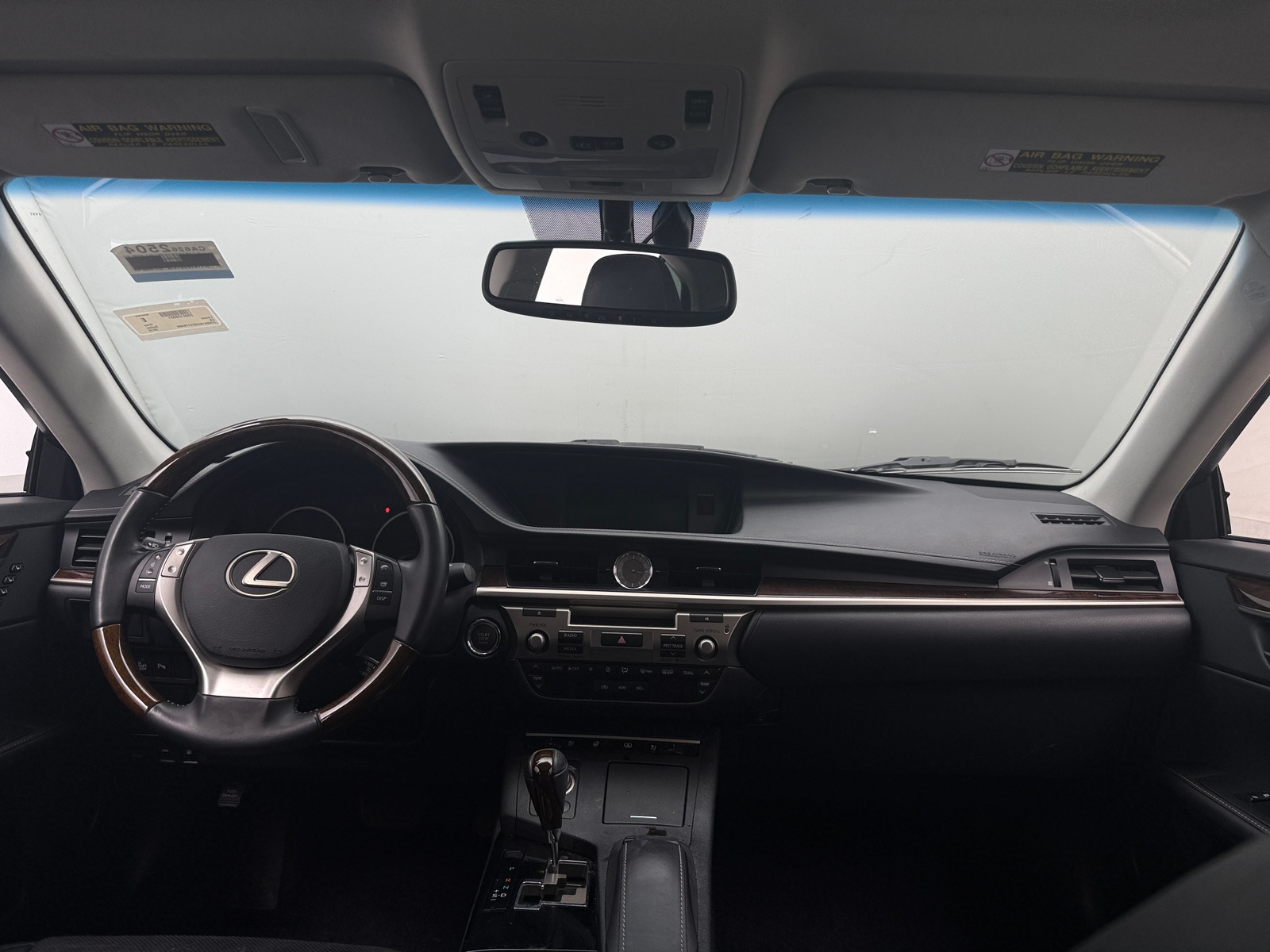 Thumbnail: 2015 Lexus ES - 2