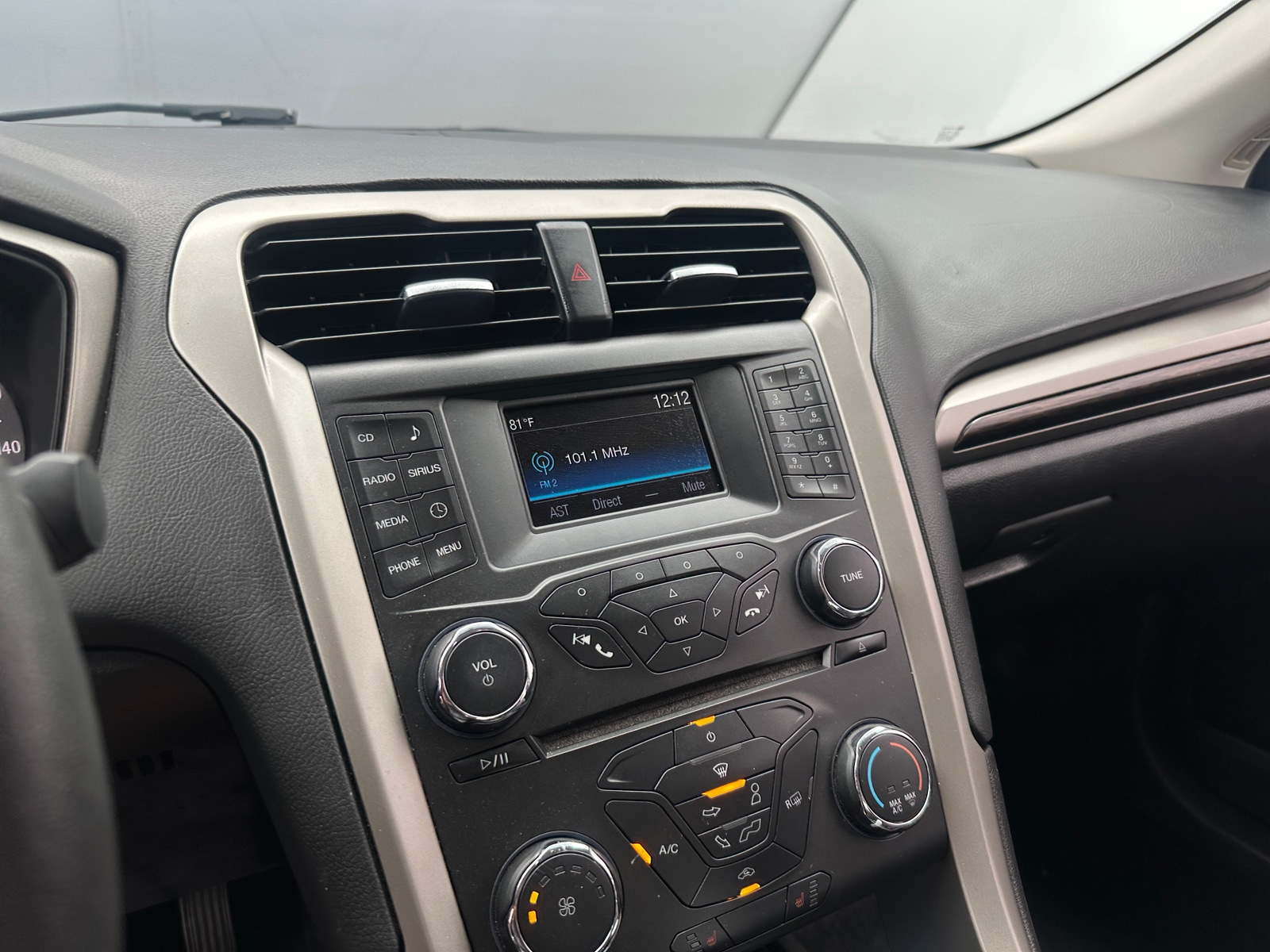 Thumbnail: 2016 Ford Fusion - 3