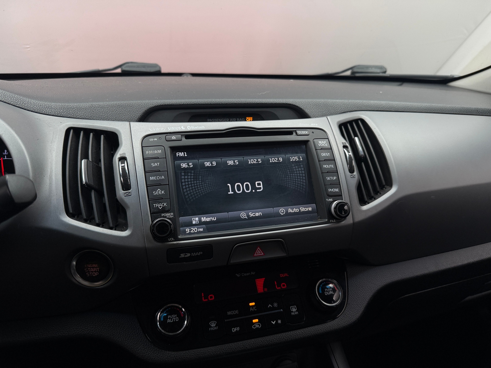 Thumbnail: 2015 Kia Sportage - 3