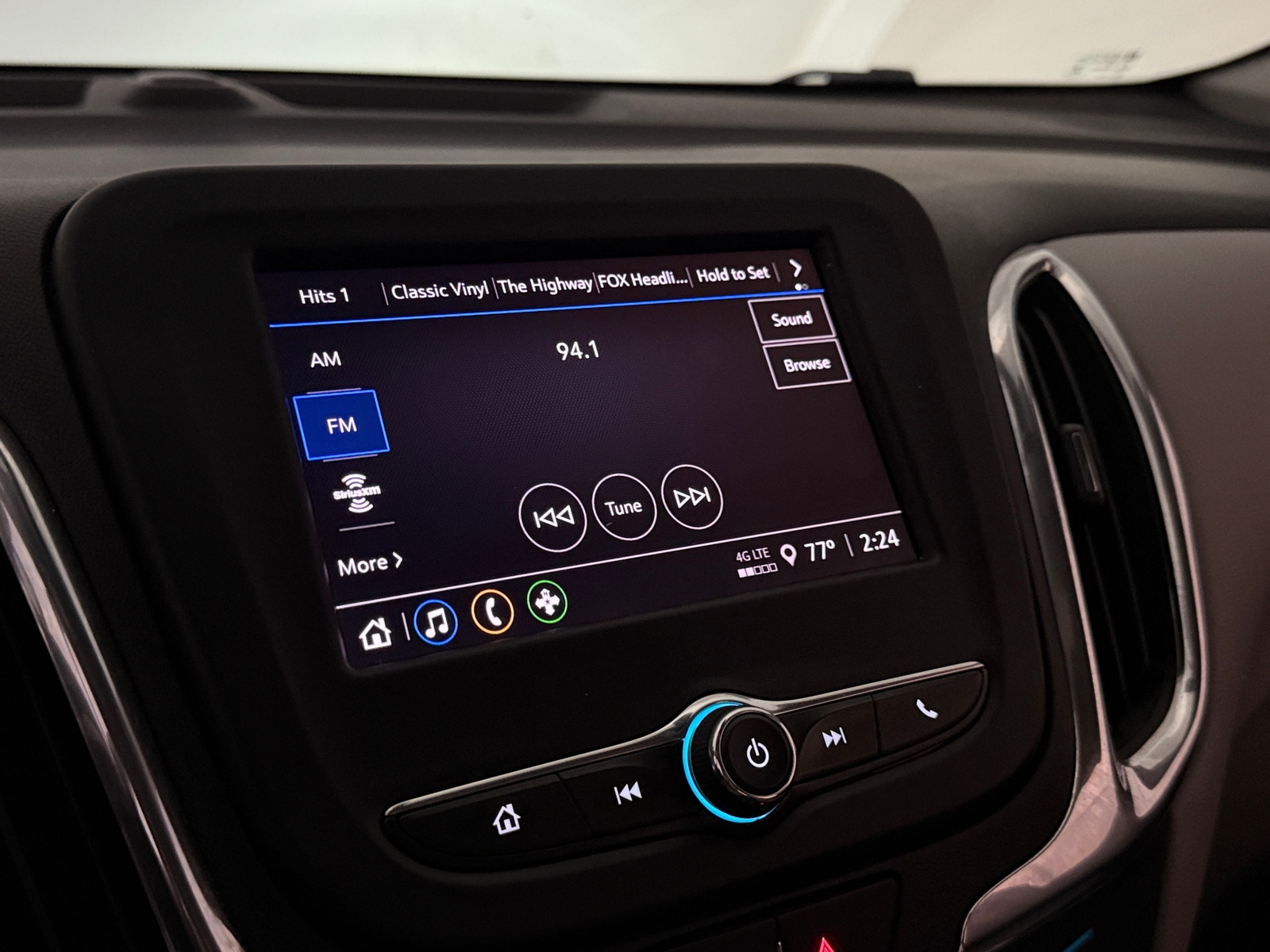 Thumbnail: 2023 Chevrolet Equinox - 4