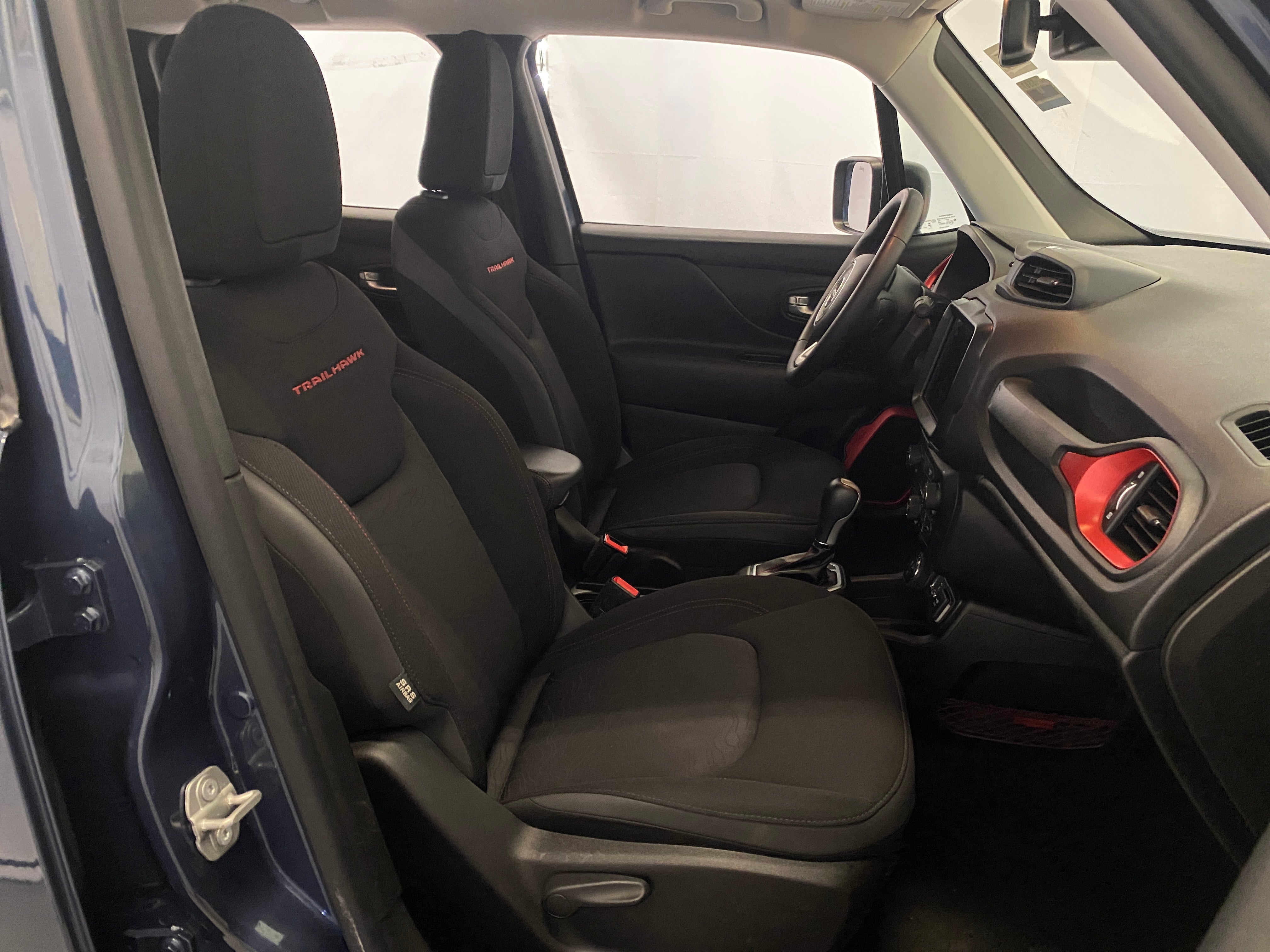 2023 Jeep Renegade Trailhawk - Photo 10