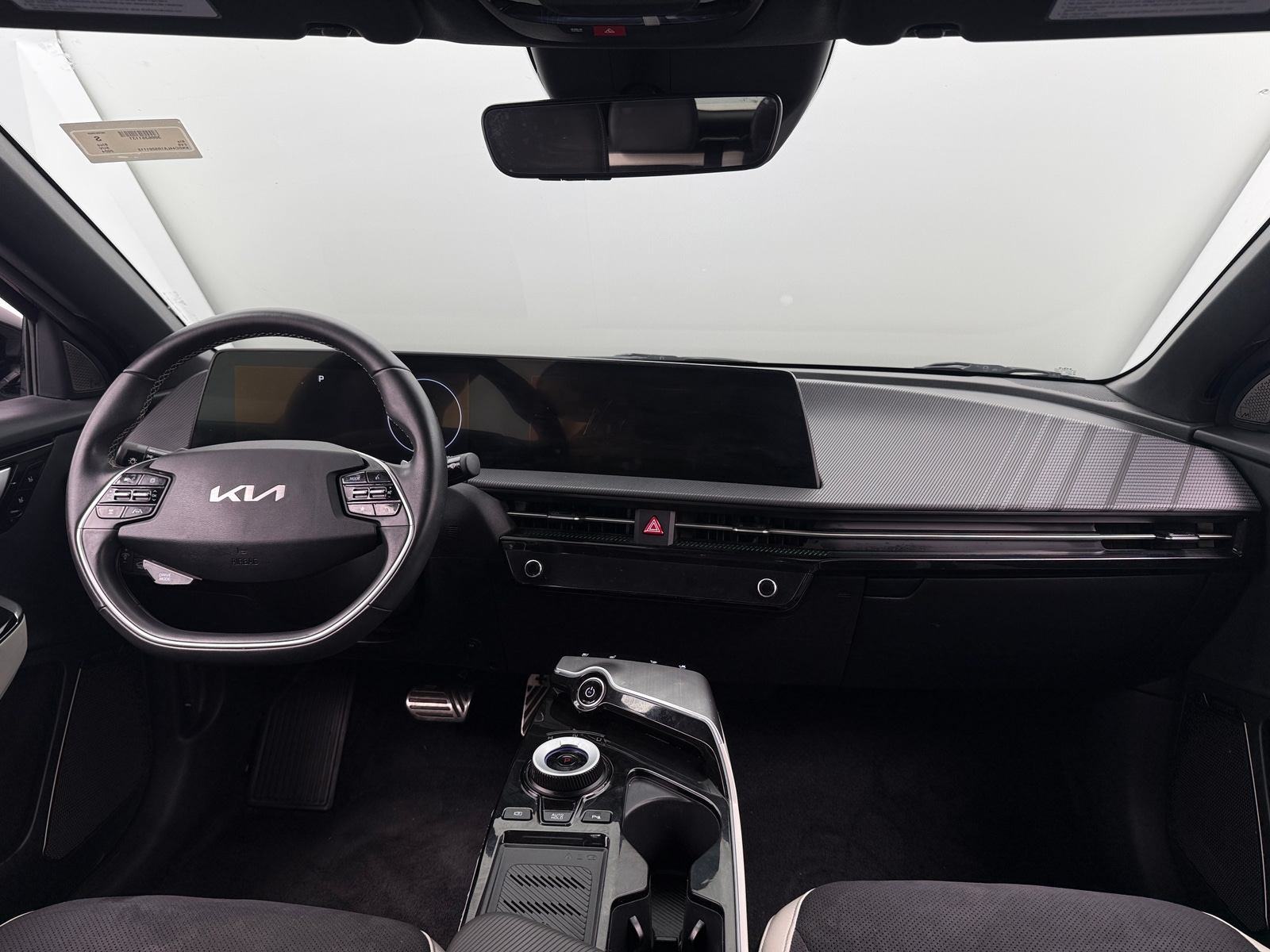Thumbnail: 2024 Kia EV6 - 2
