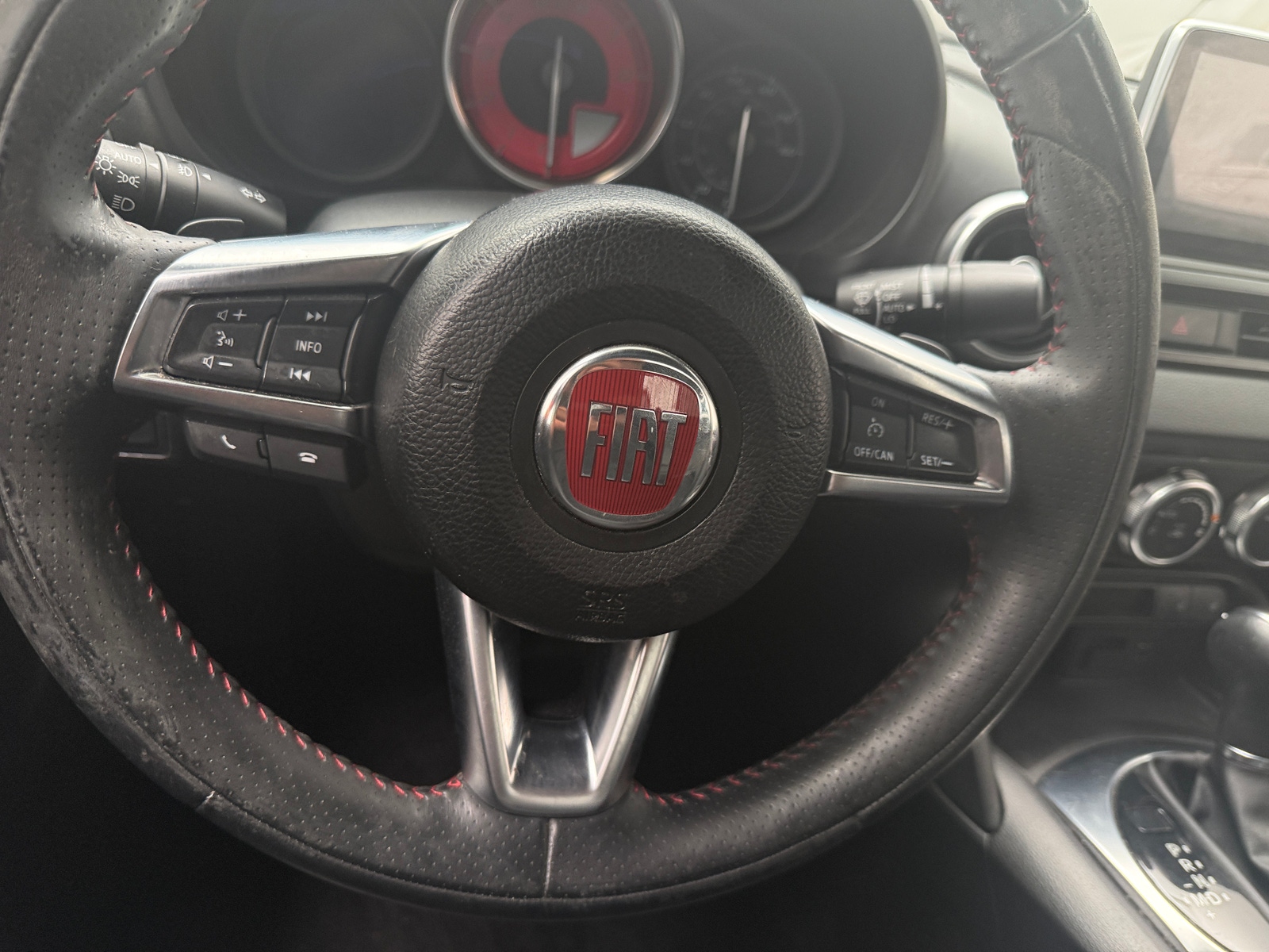 Thumbnail: 2017 Fiat 124 Spider - 4