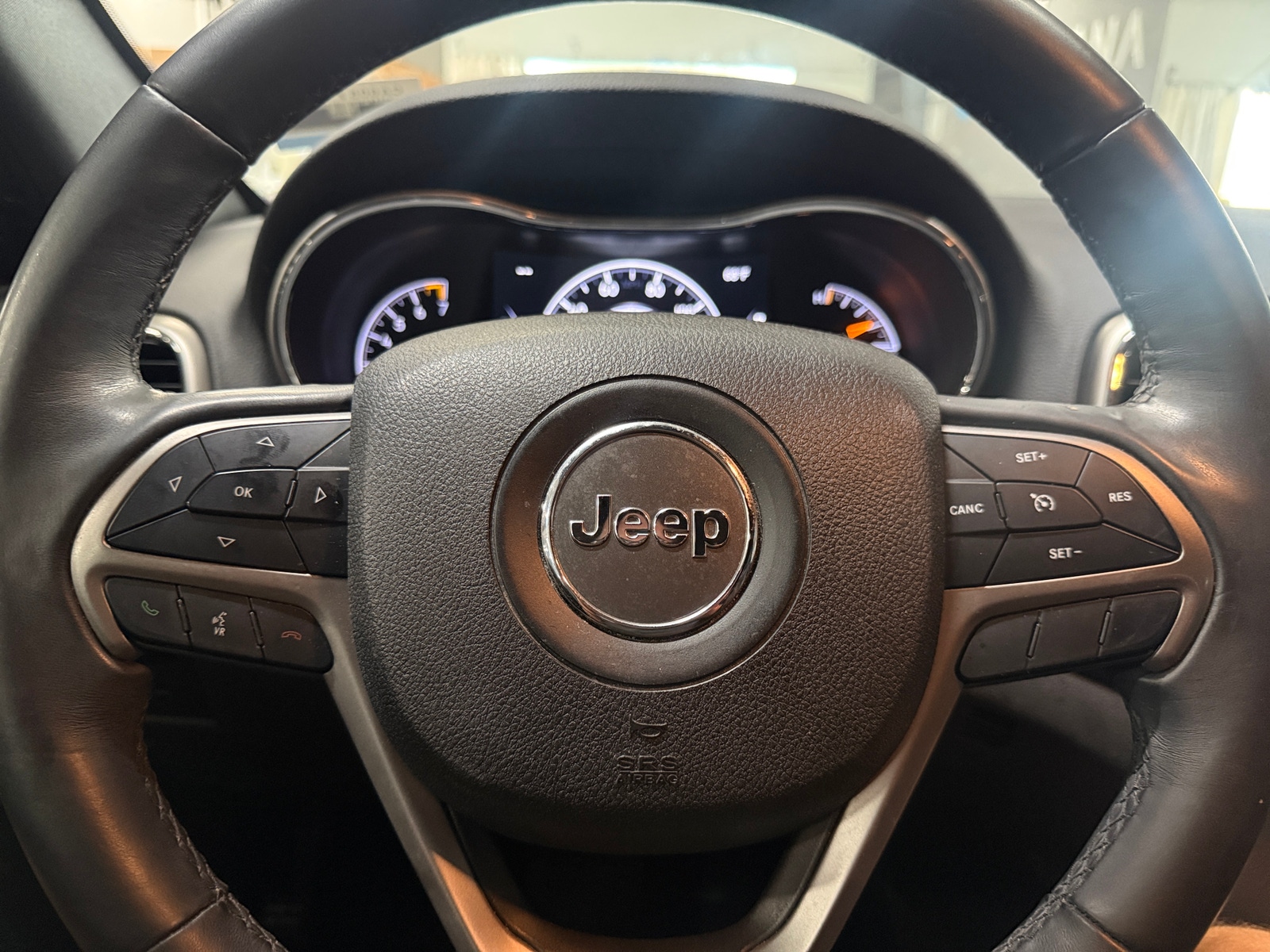 Thumbnail: 2018 Jeep Grand Cherokee - 5
