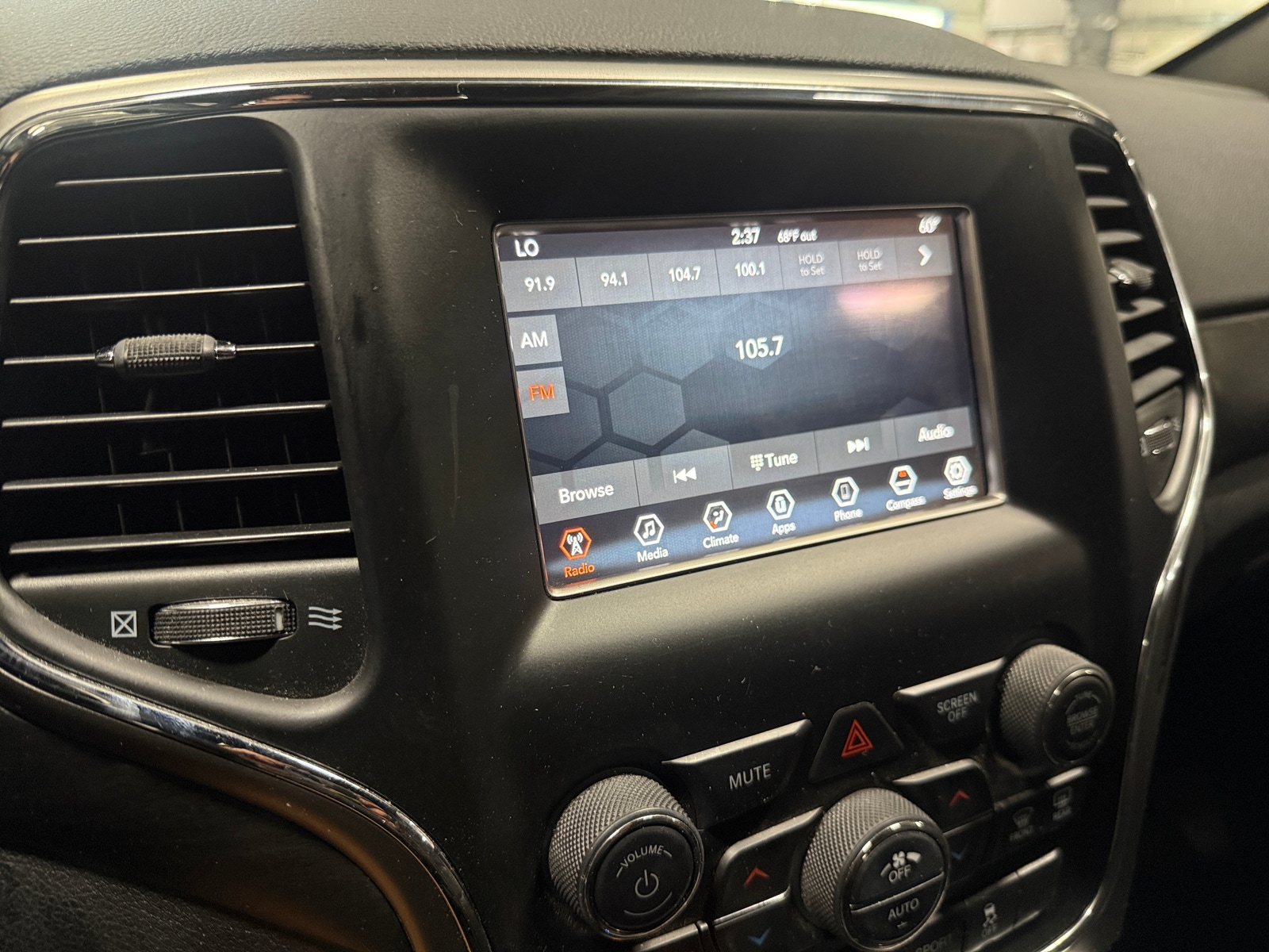 Thumbnail: 2018 Jeep Grand Cherokee - 4