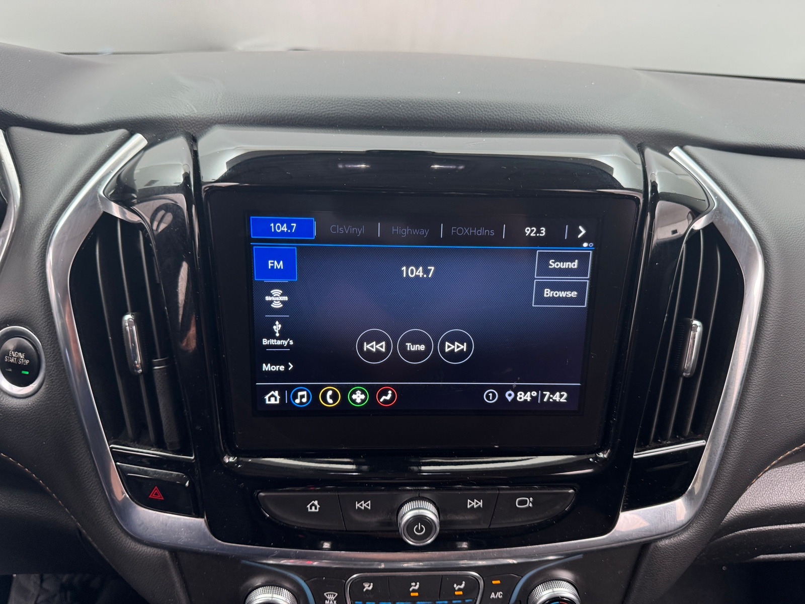 Thumbnail: 2021 Chevrolet Traverse - 4