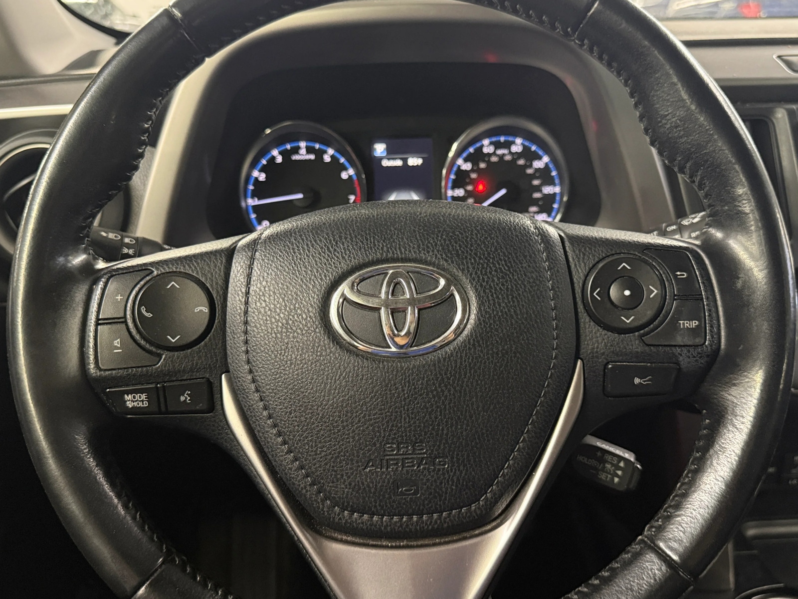 Thumbnail: 2018 Toyota RAV4 - 4