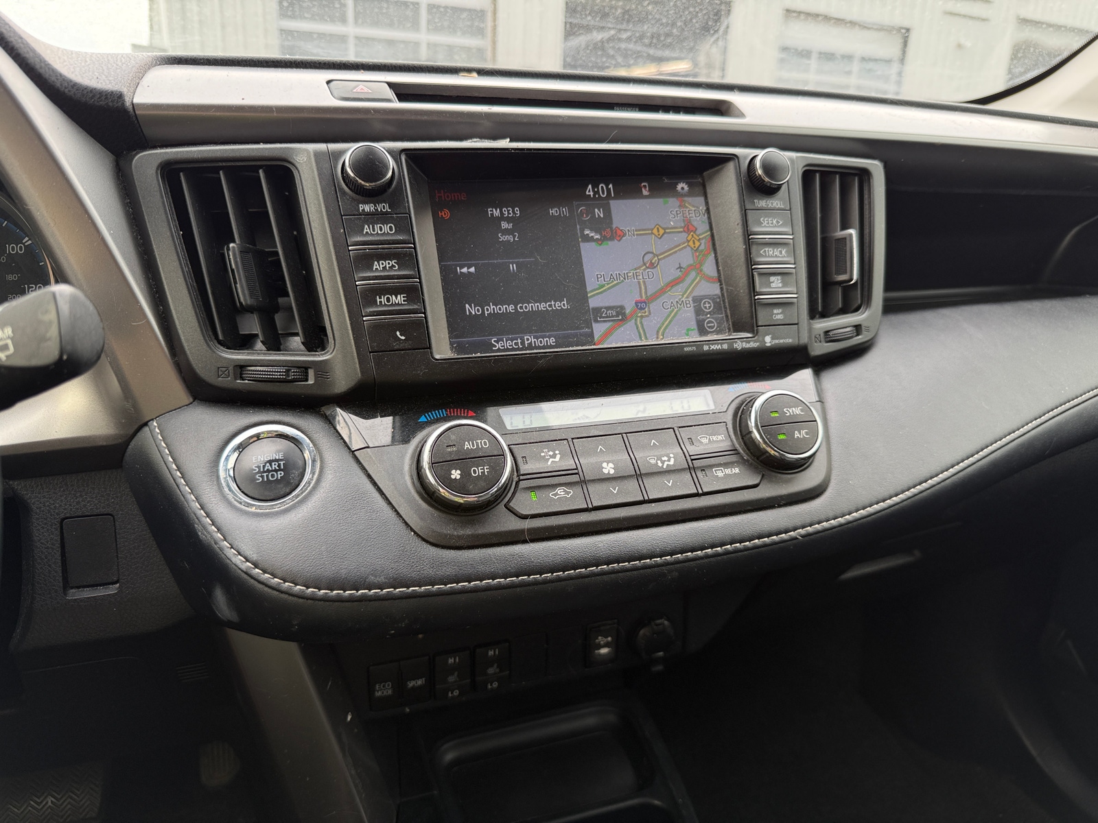 Thumbnail: 2018 Toyota RAV4 - 3