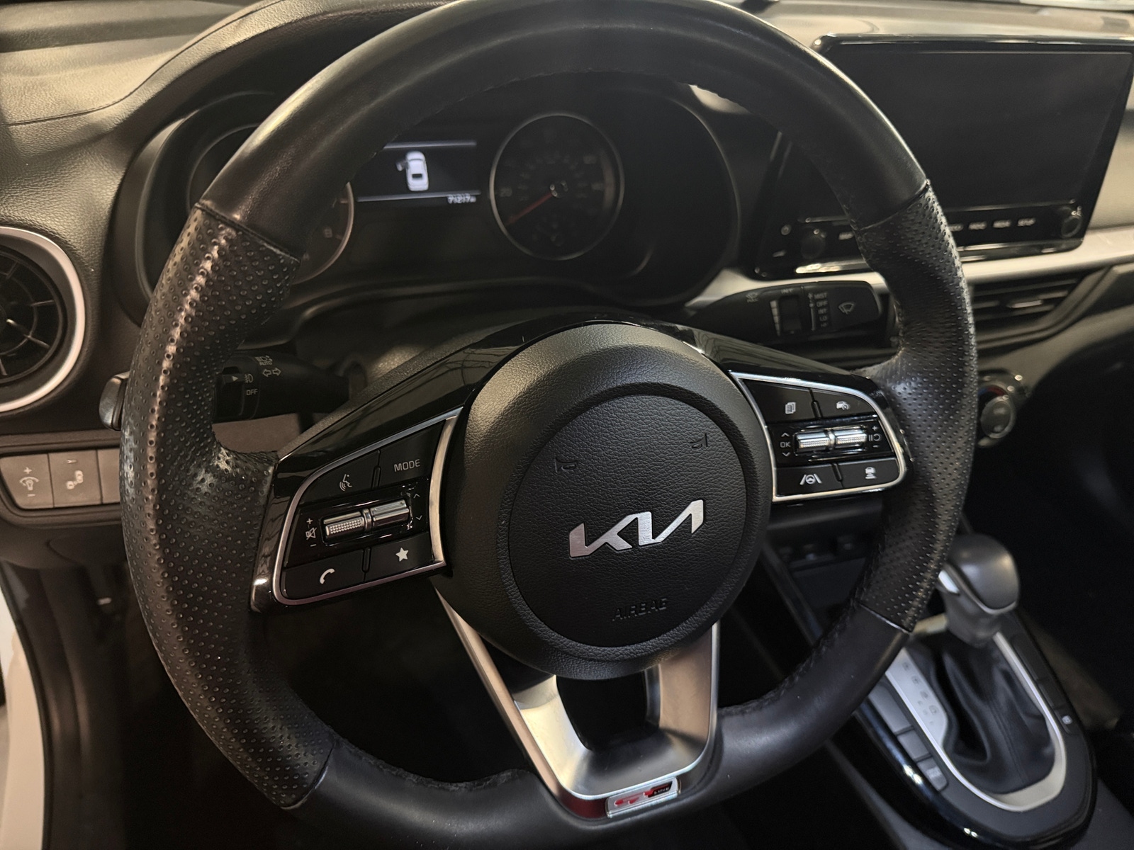 Thumbnail: 2023 Kia Forte - 4