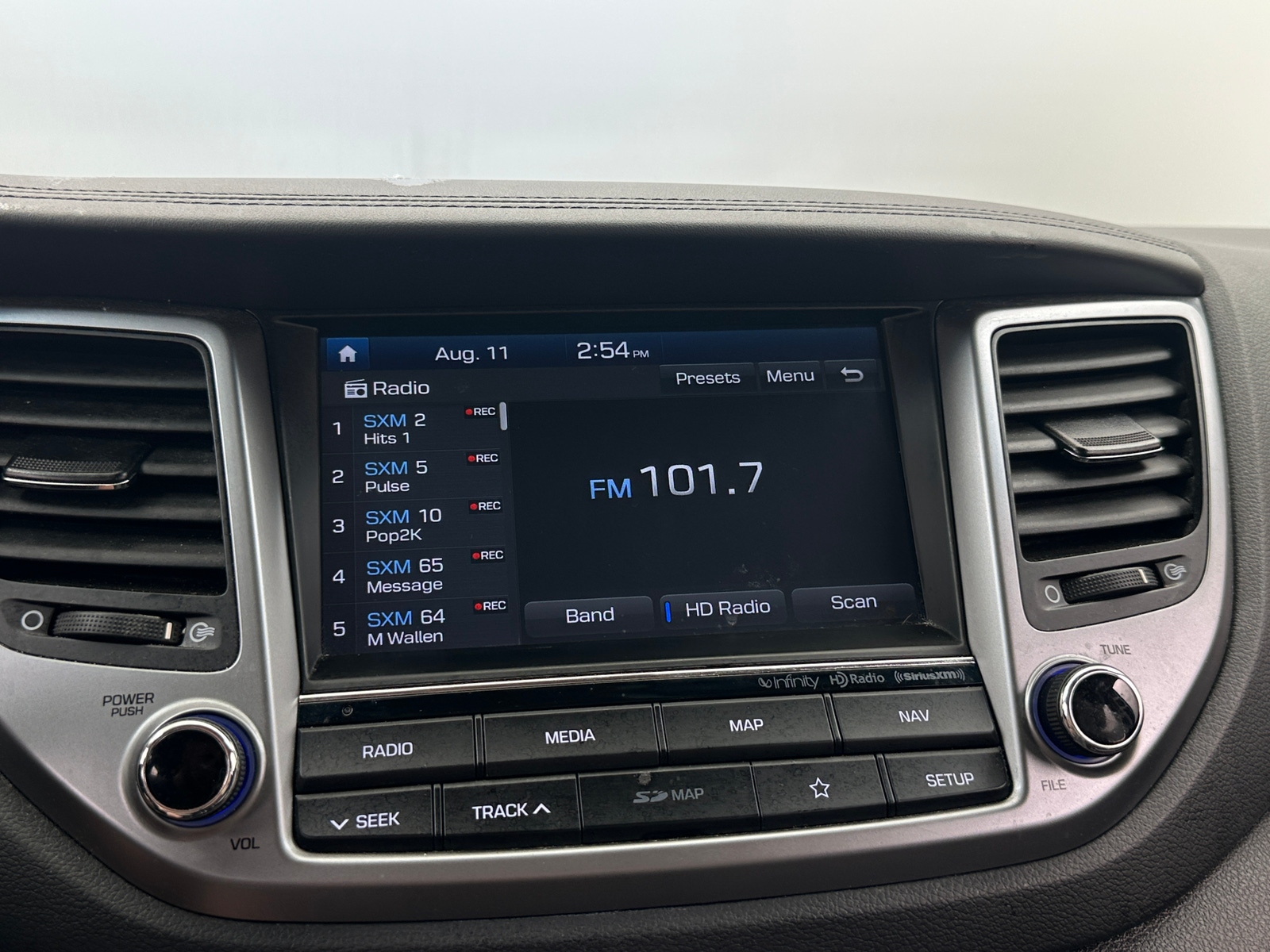 Thumbnail: 2018 Hyundai Tucson - 4
