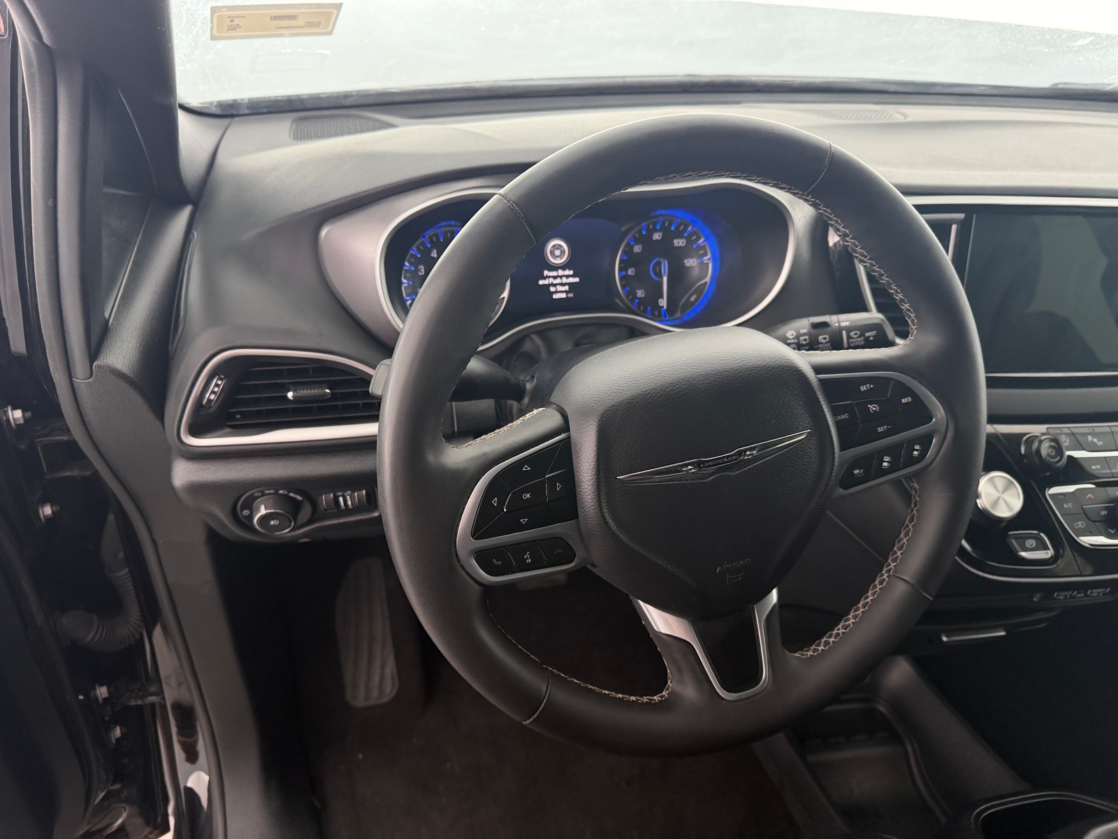 Thumbnail: 2025 Chrysler Pacifica - 4