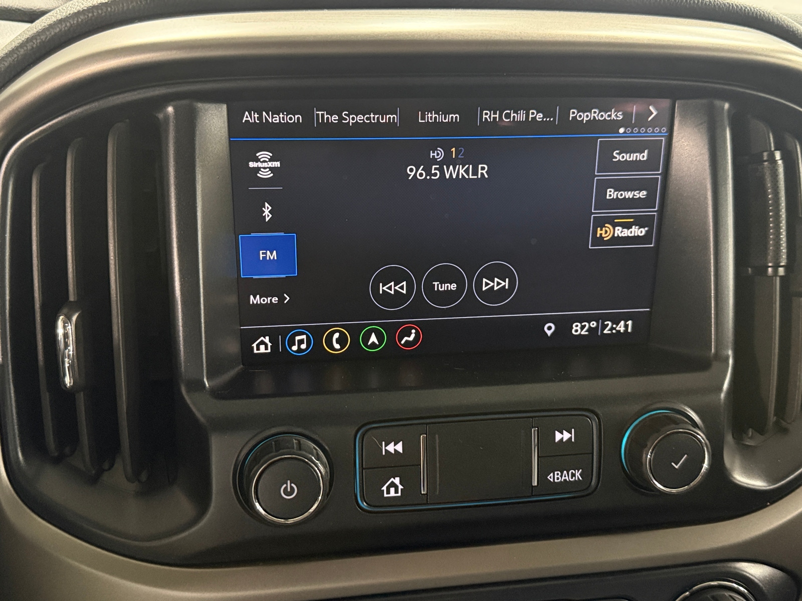 Thumbnail: 2020 Chevrolet Colorado - 3