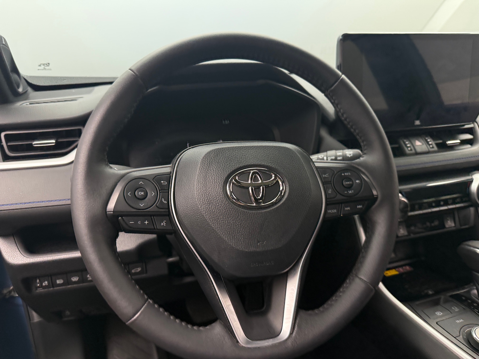 Thumbnail: 2023 Toyota RAV4 - 4