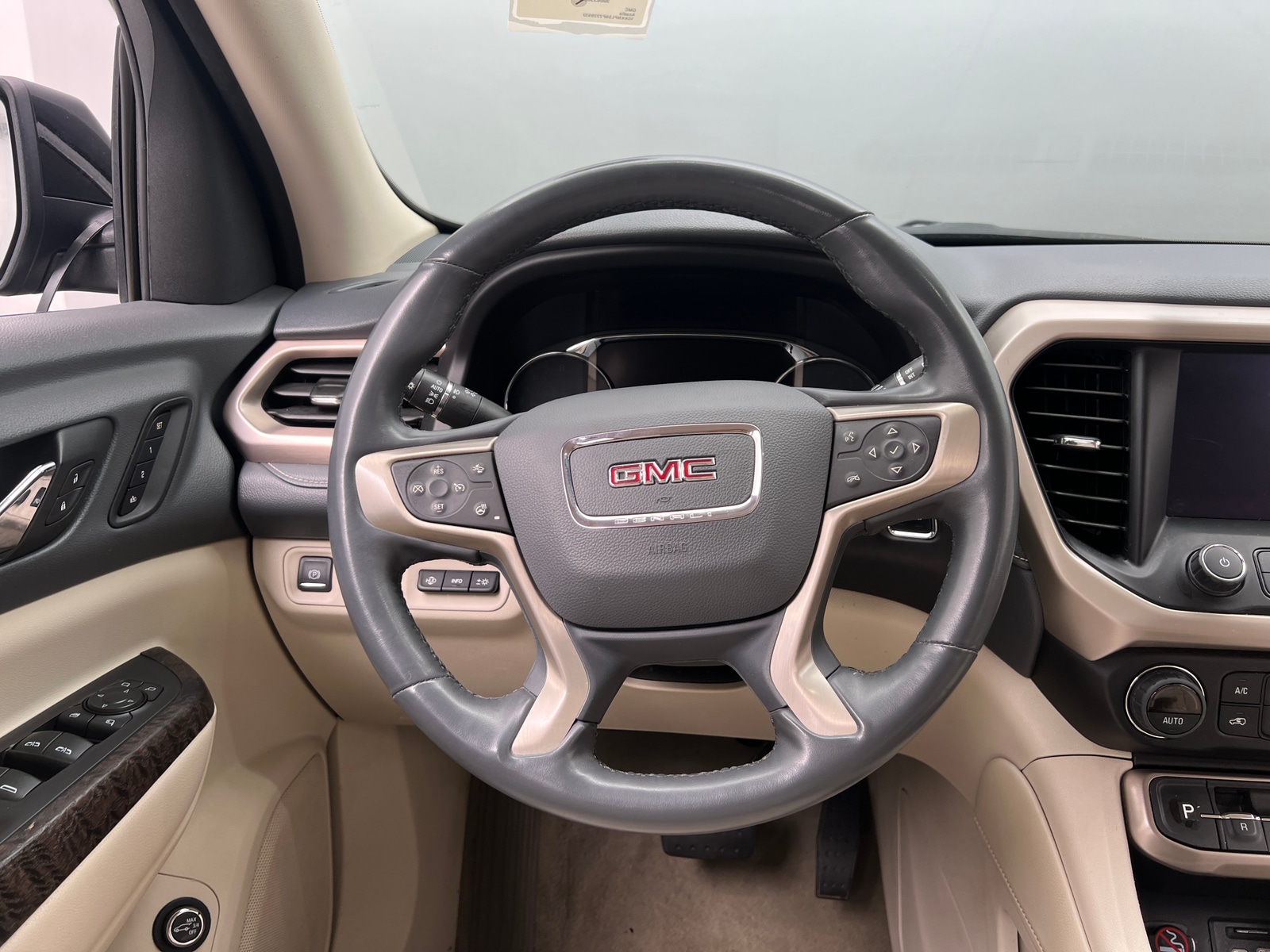 Thumbnail: 2023 GMC Acadia - 4