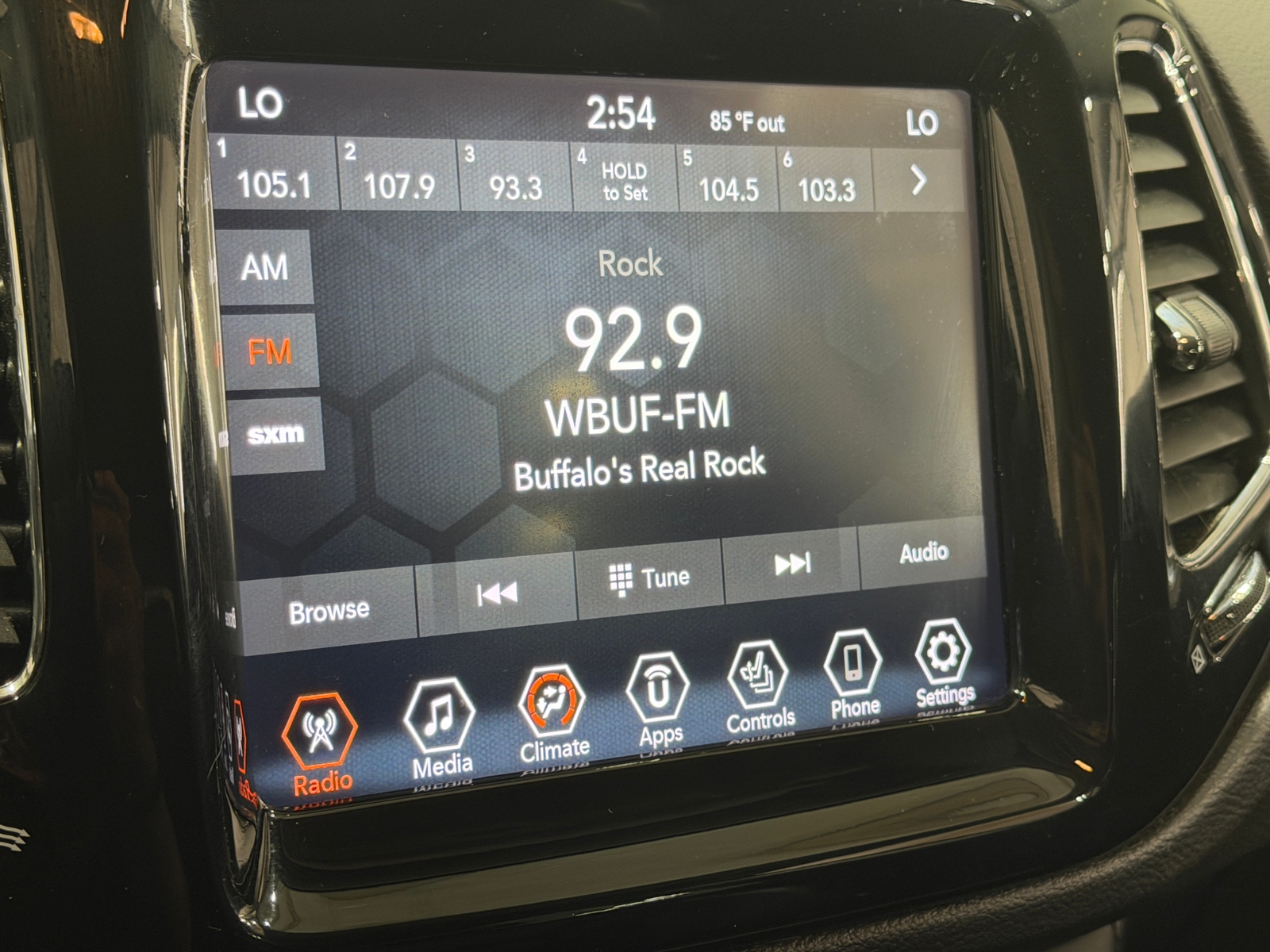 Thumbnail: 2018 Jeep Compass - 3