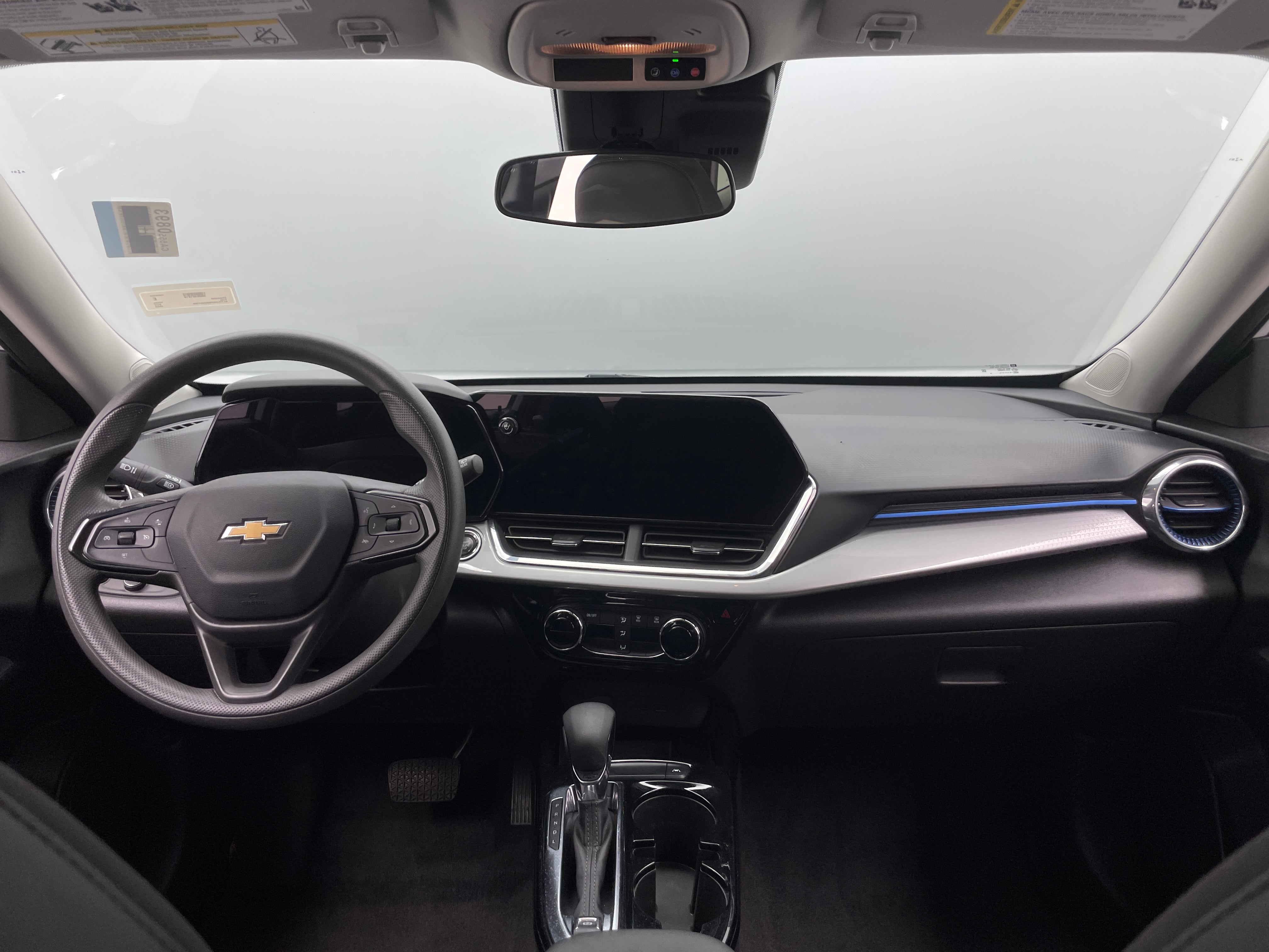 2025 Chevrolet Trax LT - Photo 2