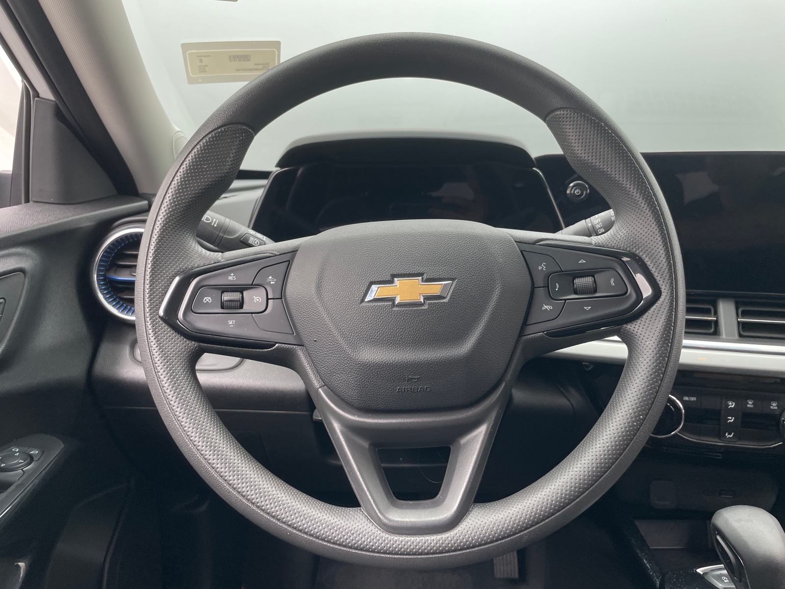 Thumbnail: 2025 Chevrolet Trax - 4