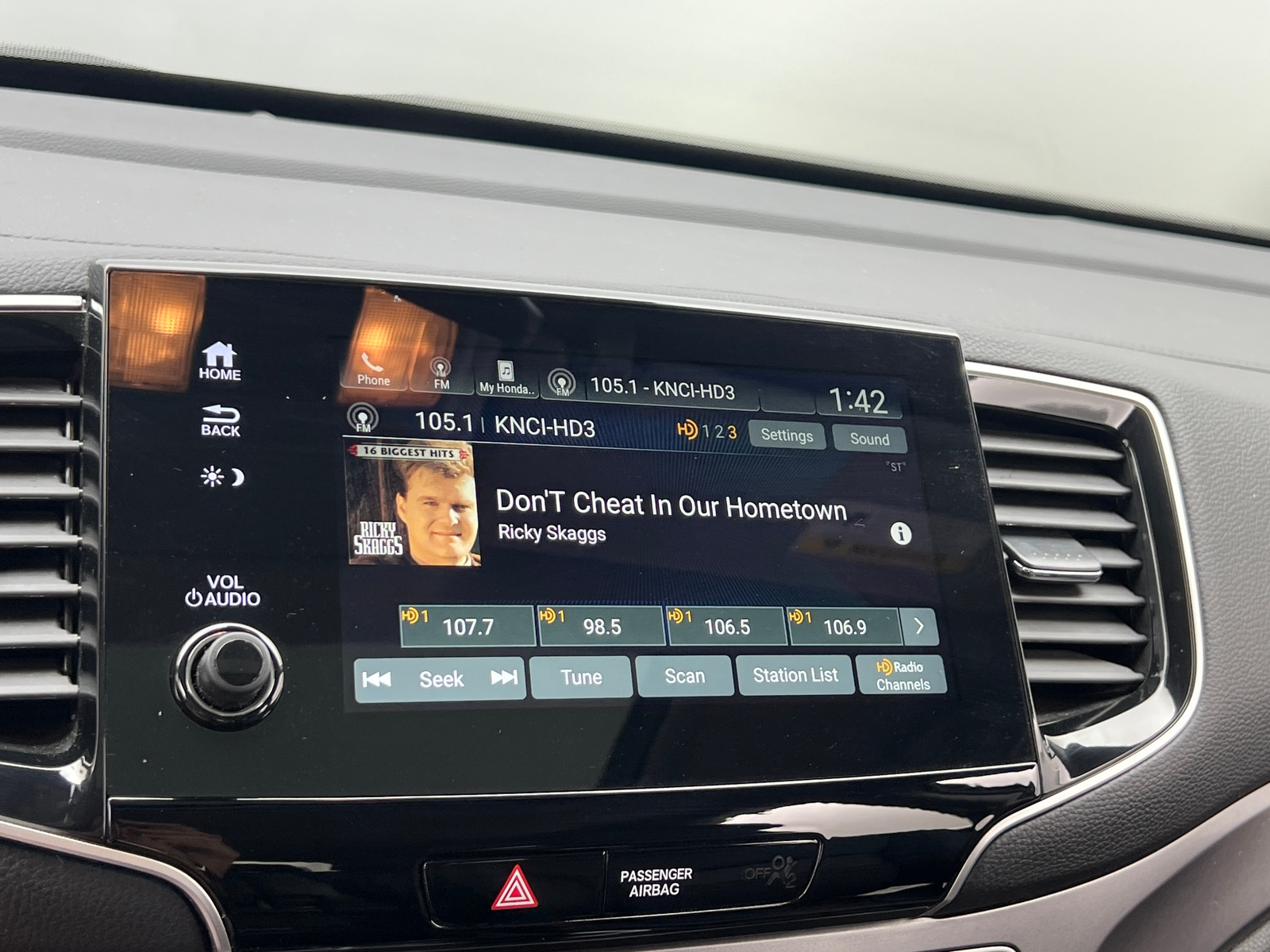Thumbnail: 2019 Honda Pilot - 3