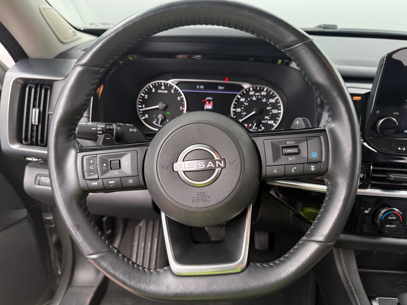 Thumbnail: 2023 Nissan Pathfinder - 4