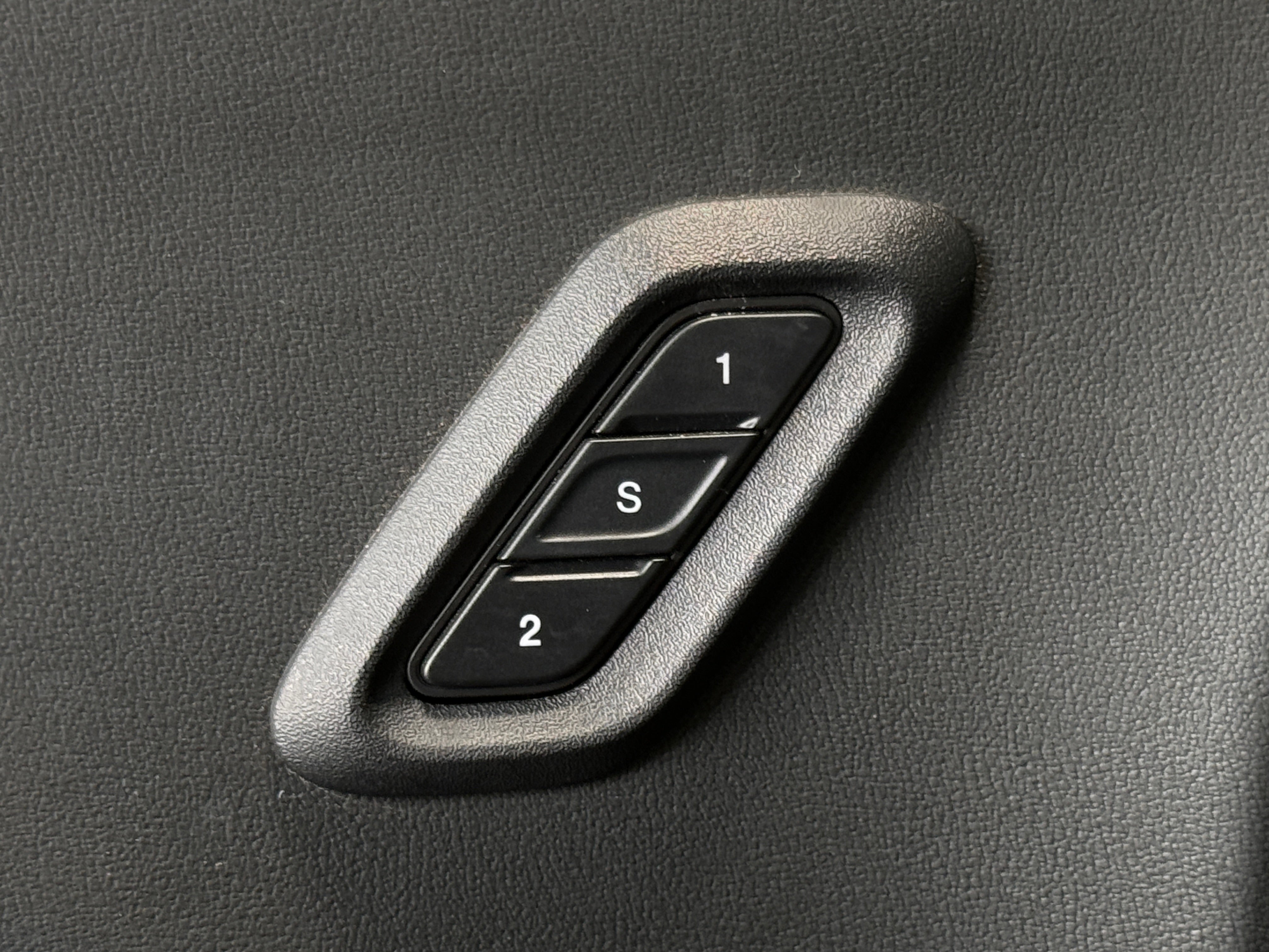 2C3CDZFJ0NH205590