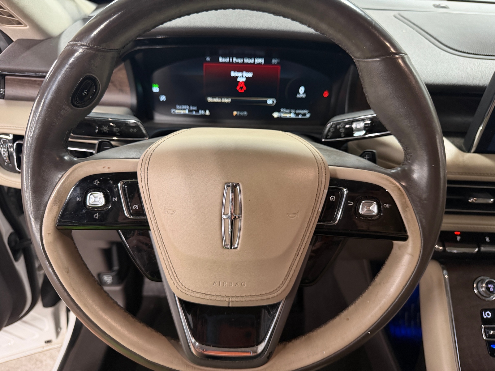 Thumbnail: 2020 Lincoln Aviator - 4