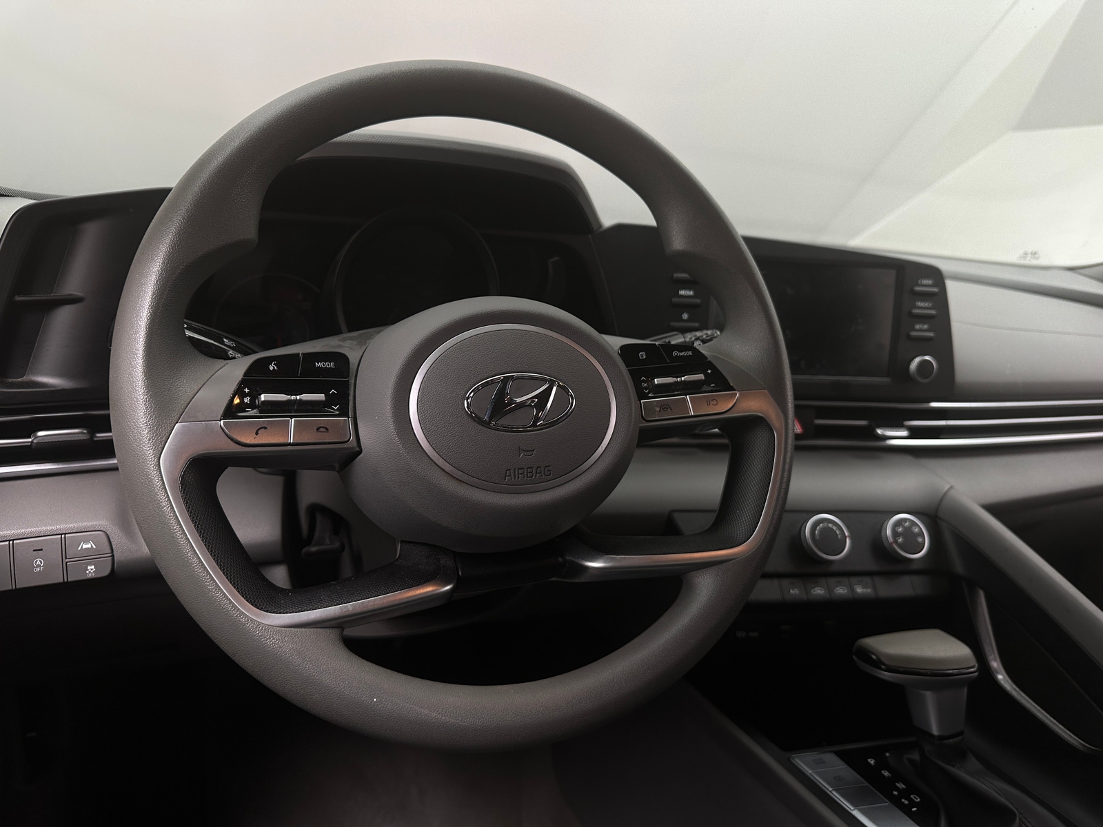 Thumbnail: 2023 Hyundai Elantra - 5