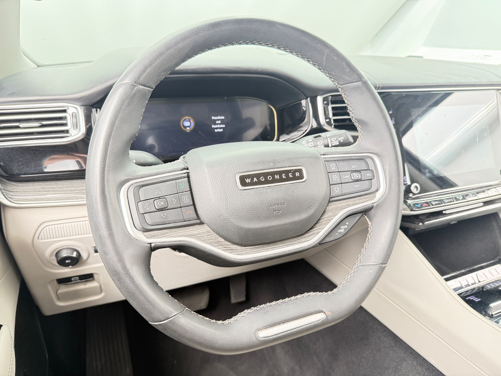 Thumbnail: 2022 Jeep Wagoneer - 4