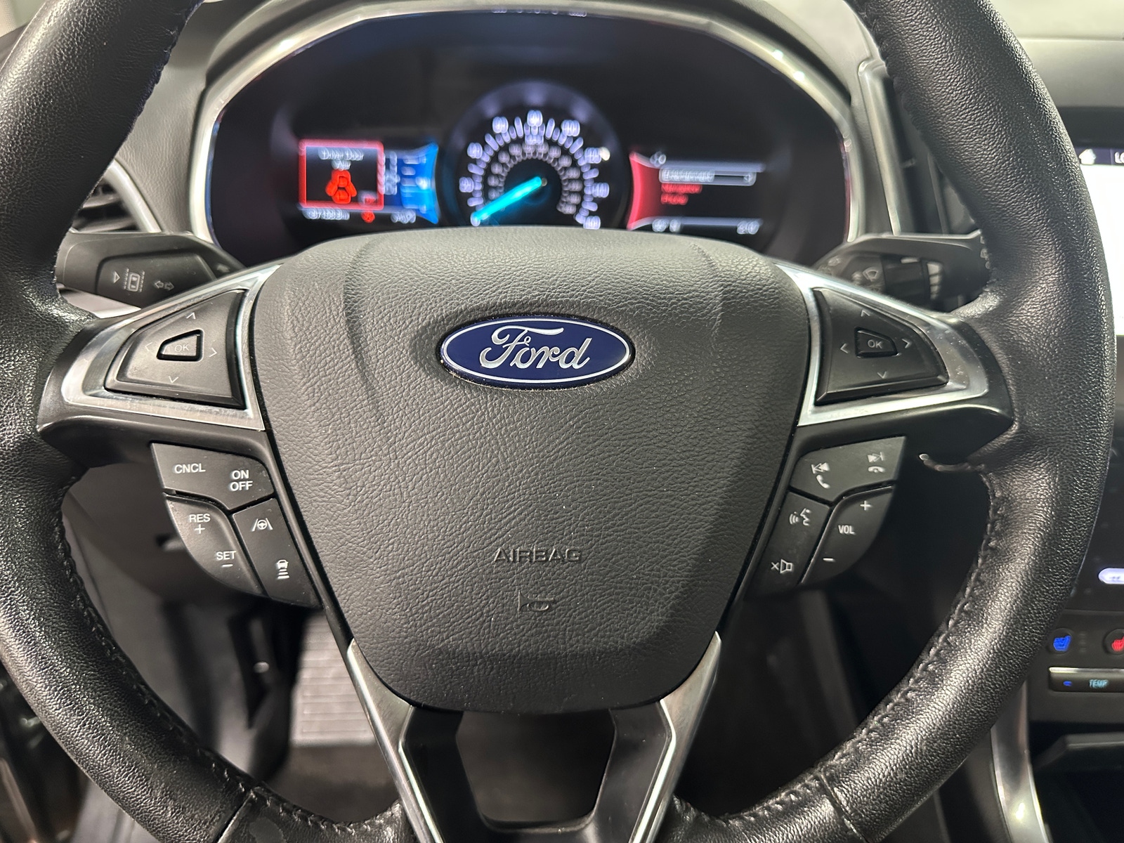 Thumbnail: 2019 Ford Edge - 4