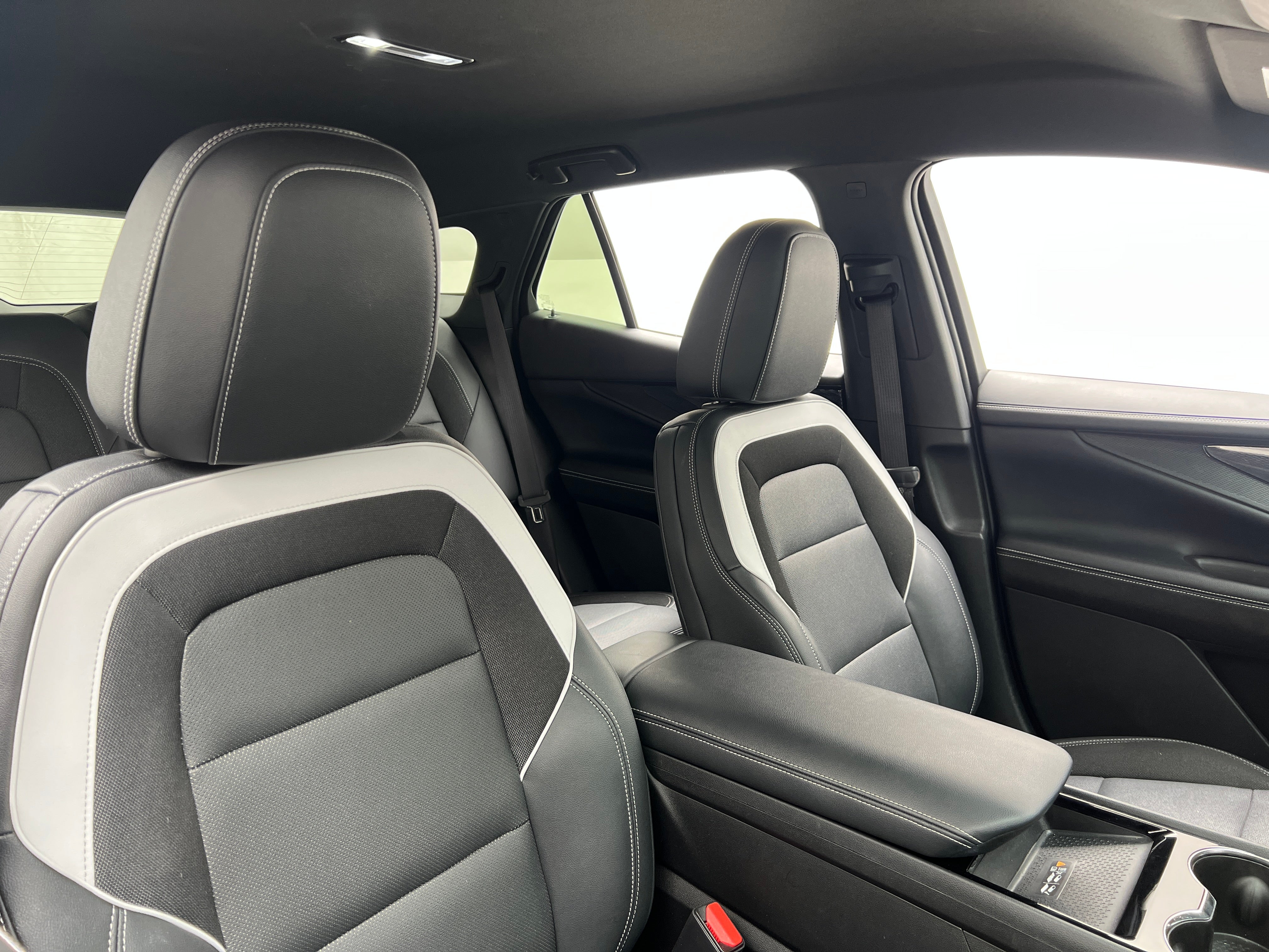 Used 2024 Chevrolet Blazer EV LT with VIN 3GNKDBRJ5RS222387 for sale in Pewaukee, WI