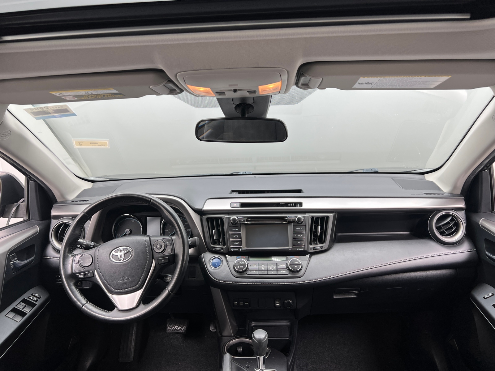 Thumbnail: 2017 Toyota RAV4 - 3
