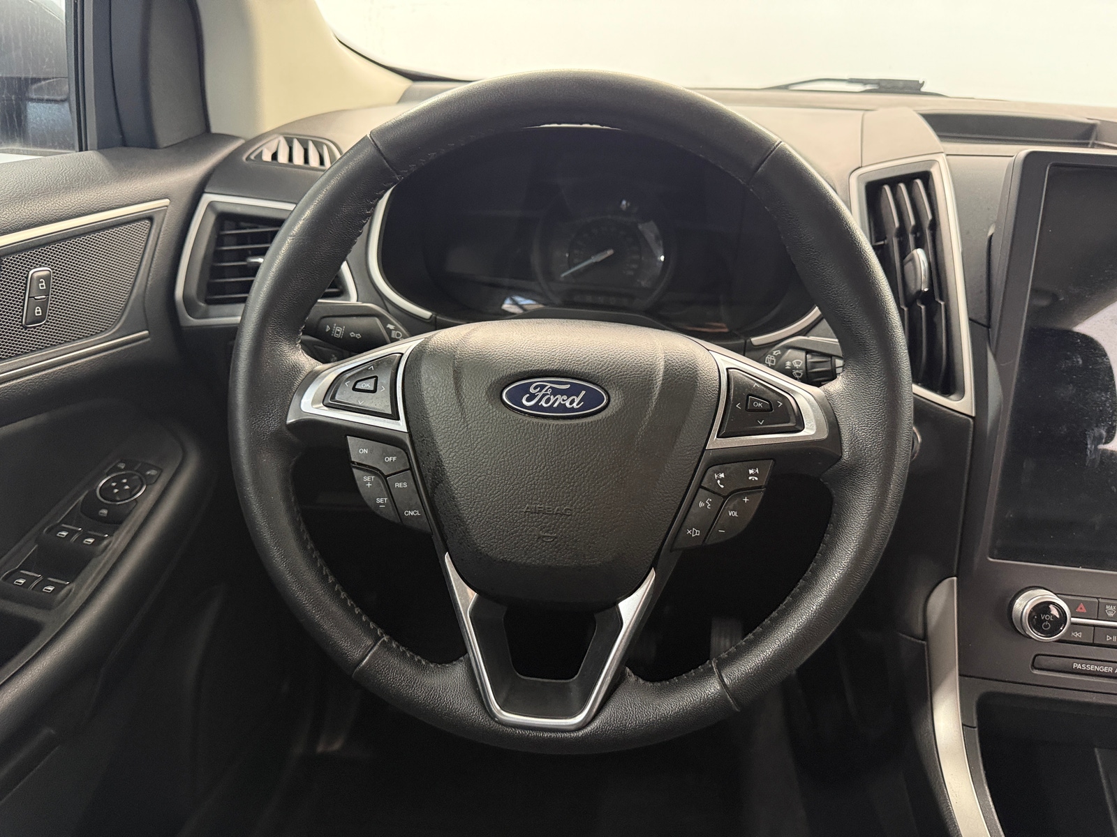 Thumbnail: 2021 Ford Edge - 4