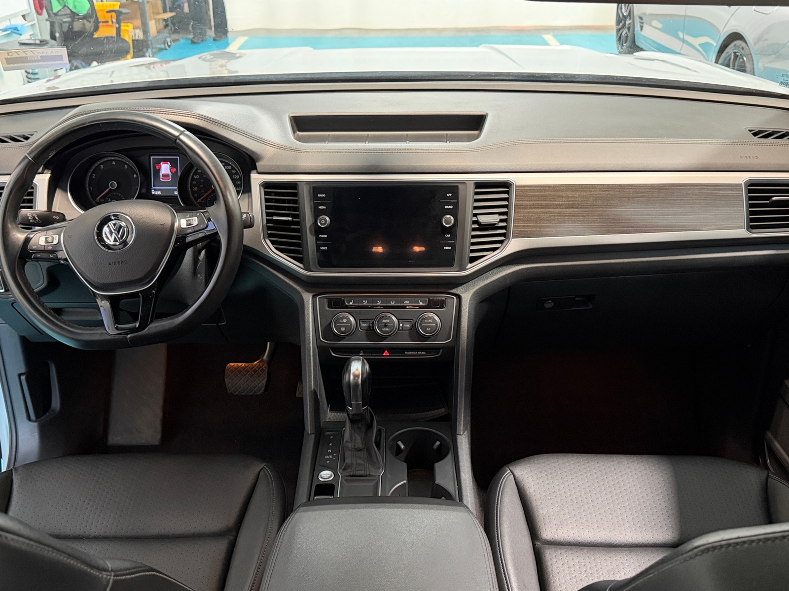 Thumbnail: 2019 Volkswagen Atlas - 2