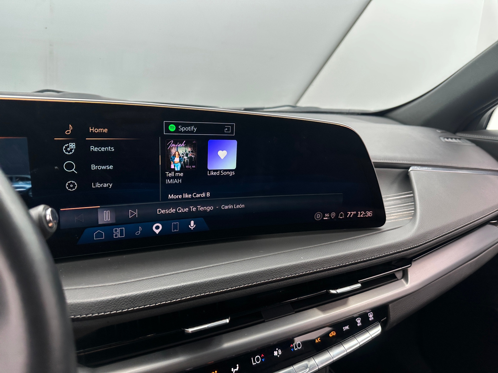 Thumbnail: 2025 Cadillac XT4 - 3