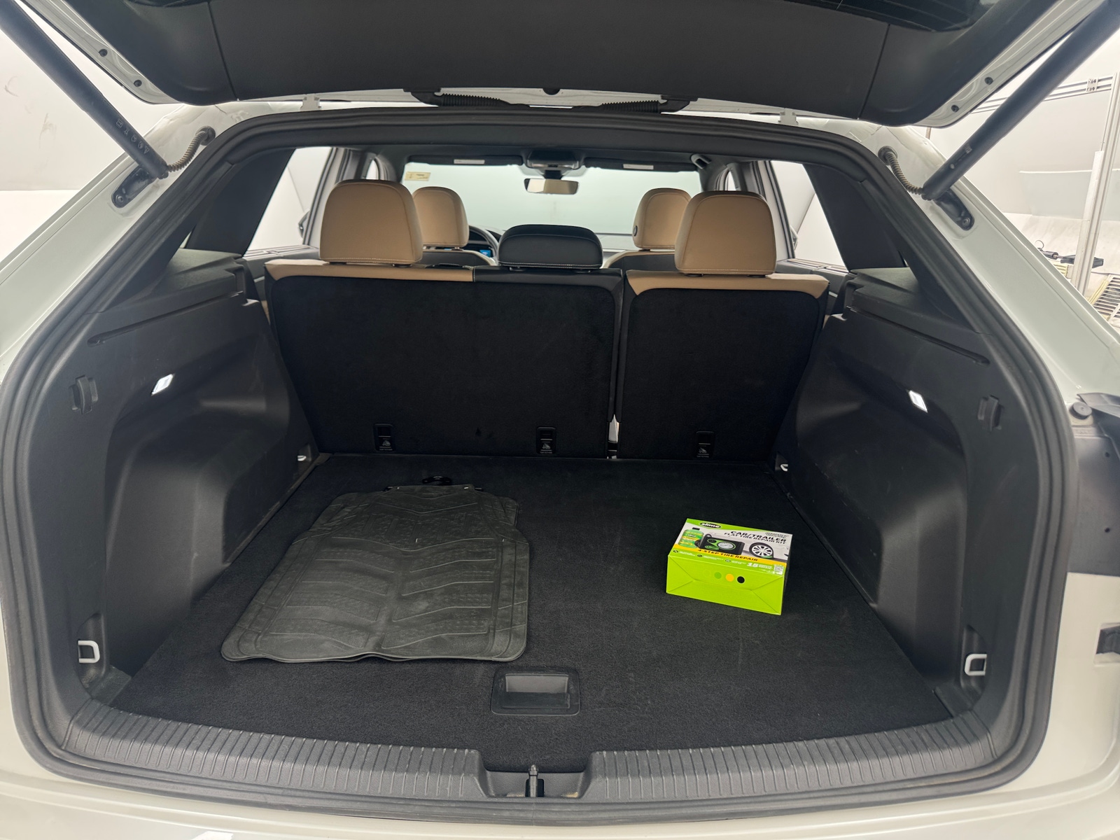 Thumbnail: 2026 Volkswagen Atlas - 7