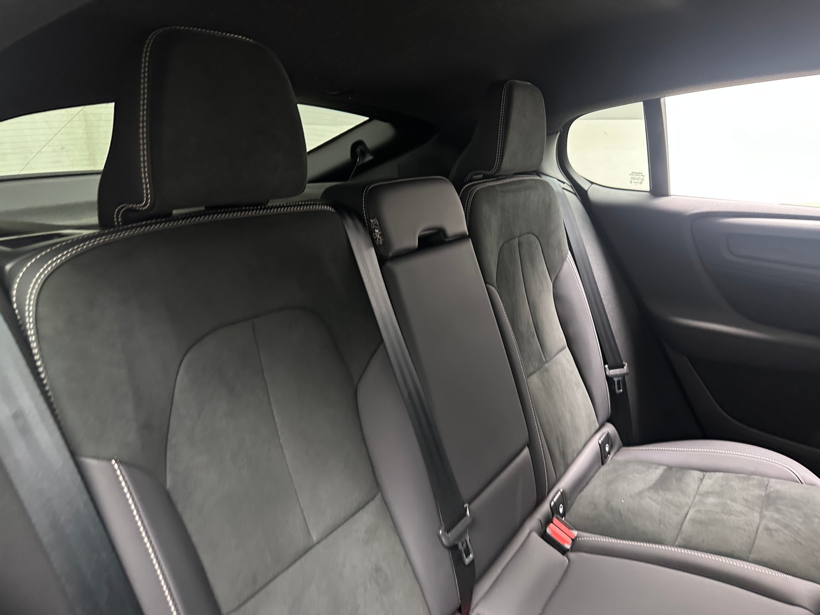 Thumbnail: 2023 Volvo C40 - 5