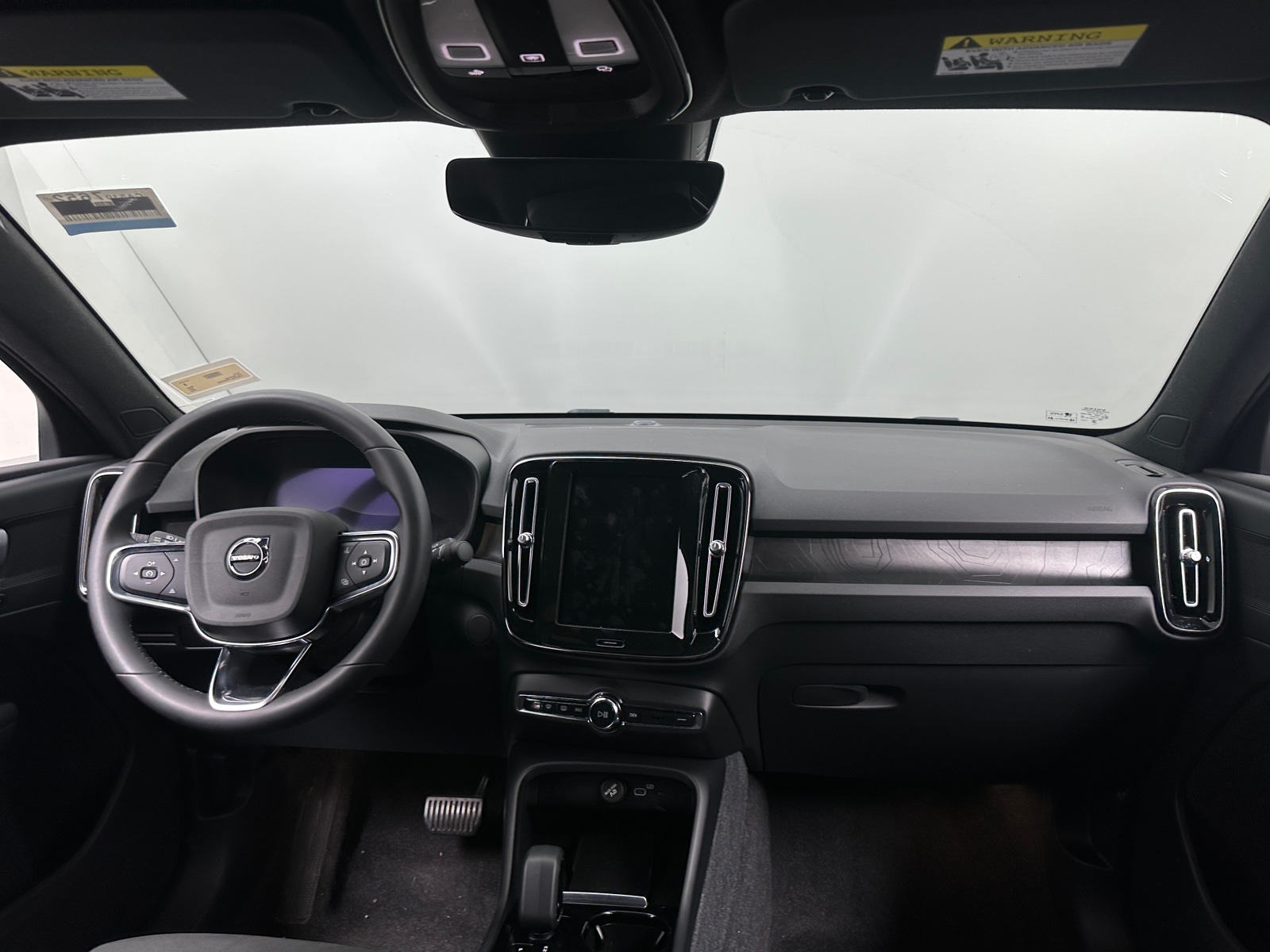 Thumbnail: 2023 Volvo C40 - 2