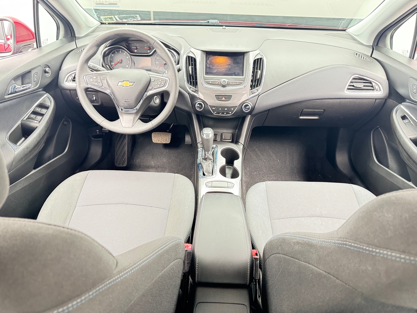 Thumbnail: 2019 Chevrolet Cruze - 3