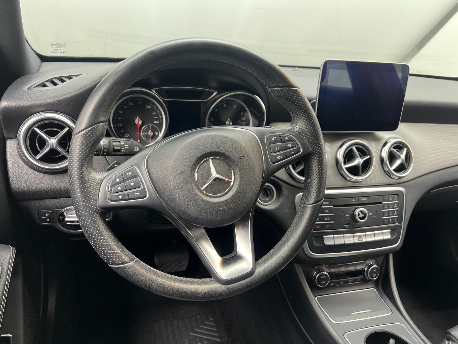 Thumbnail: 2020 Mercedes-Benz GLA - 4