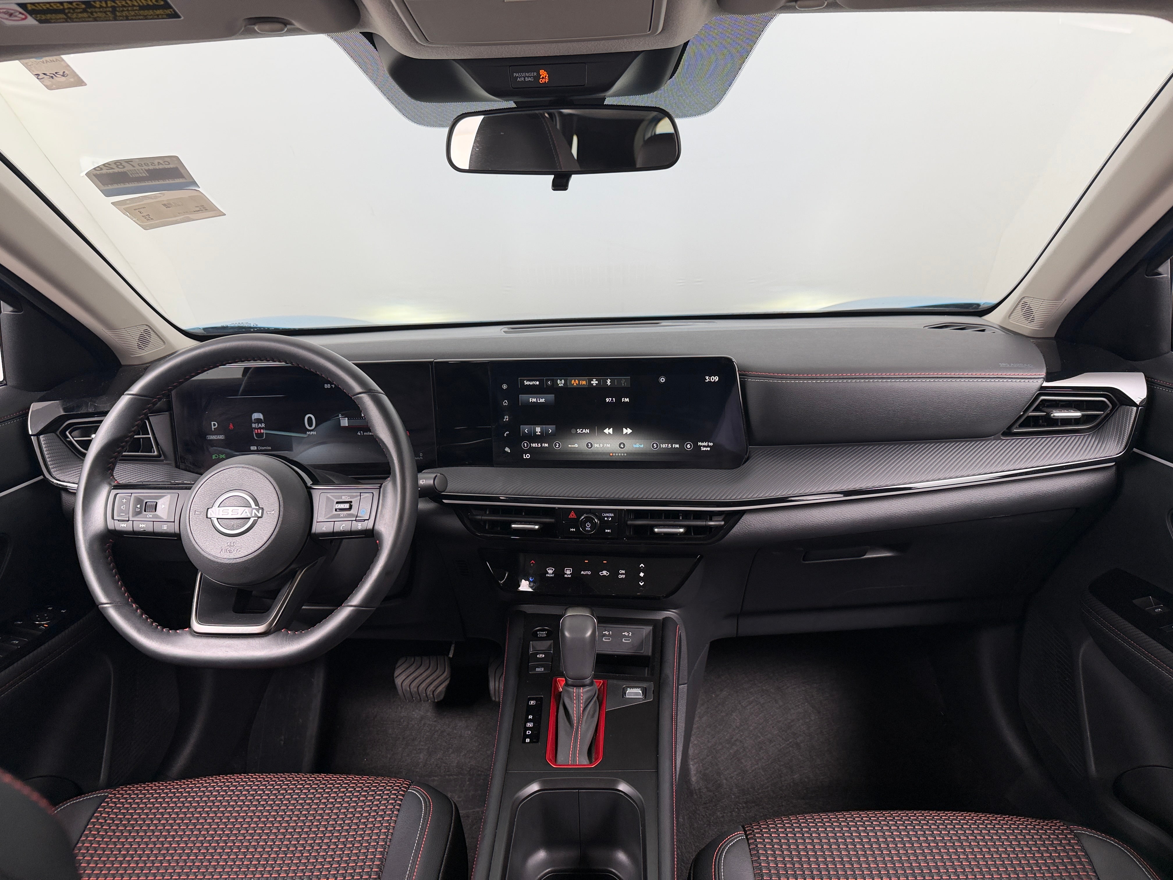 2025 Nissan Kicks