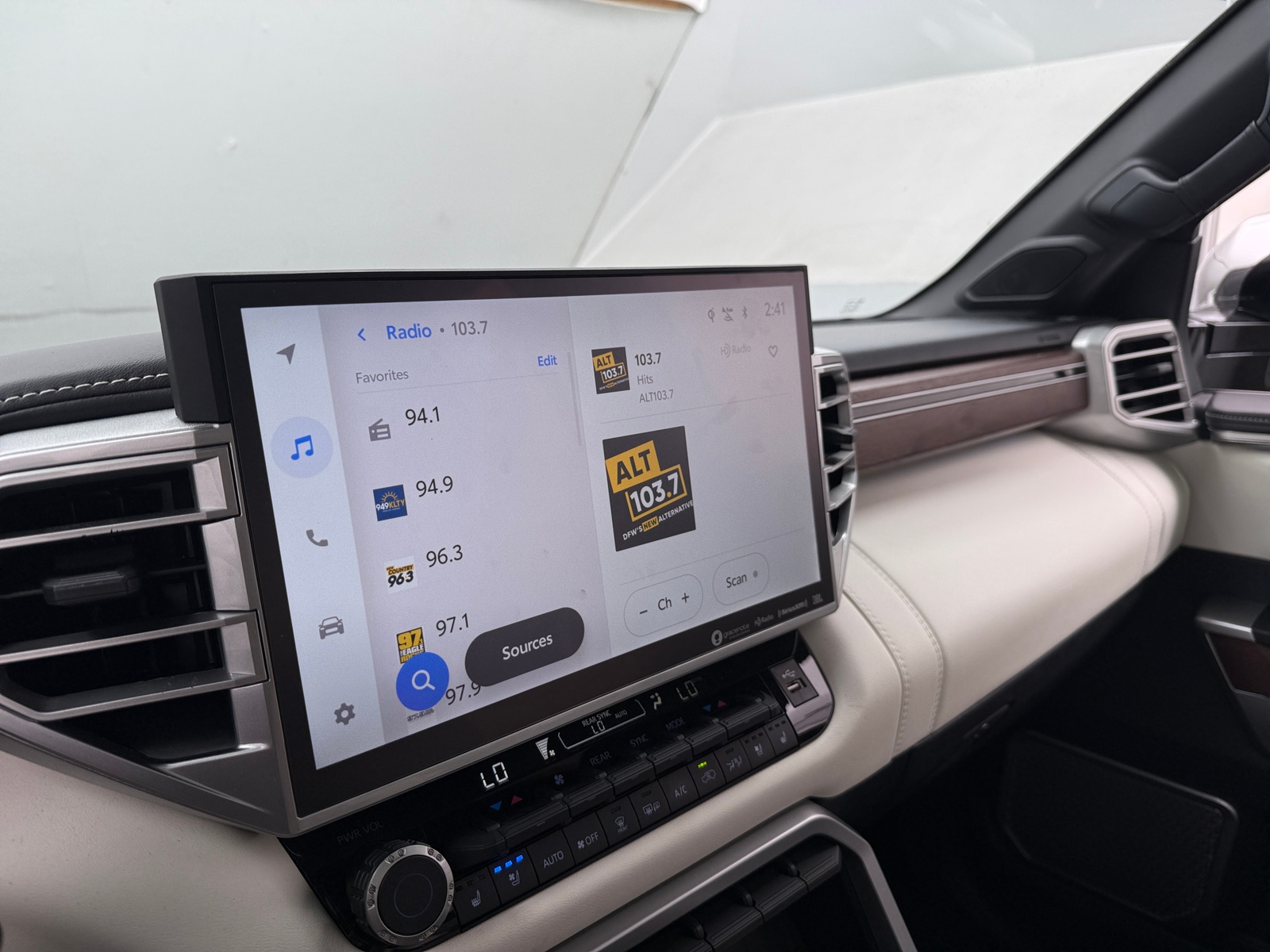 Thumbnail: 2024 Toyota Sequoia - 4