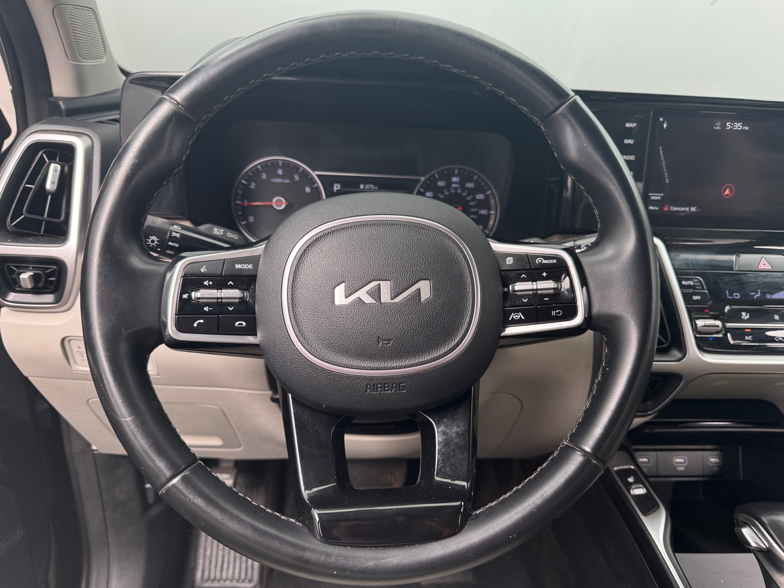Thumbnail: 2022 Kia Sorento - 4